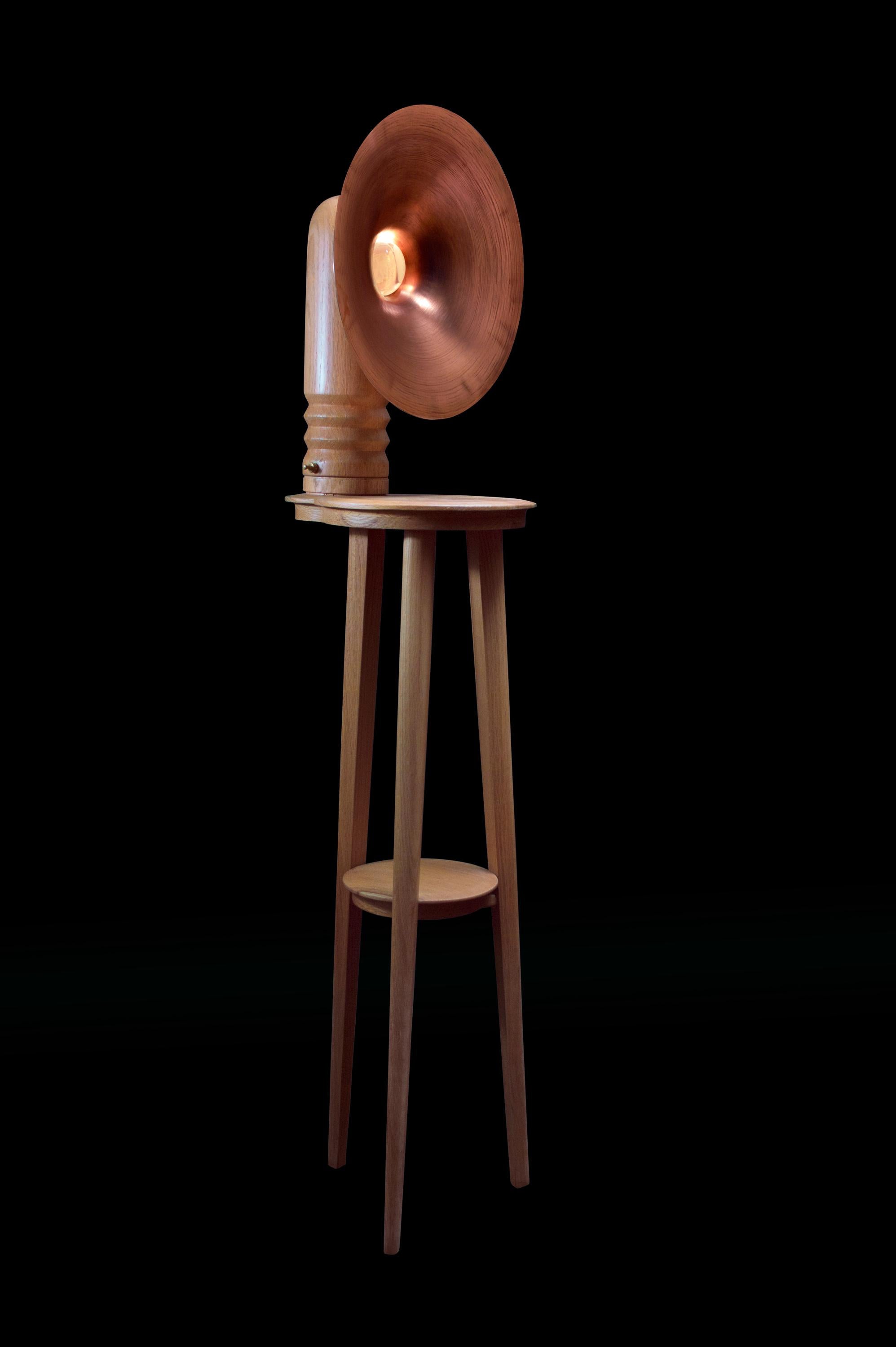 Moderne Lampadaire Sousaphone d'Acoocooro en vente