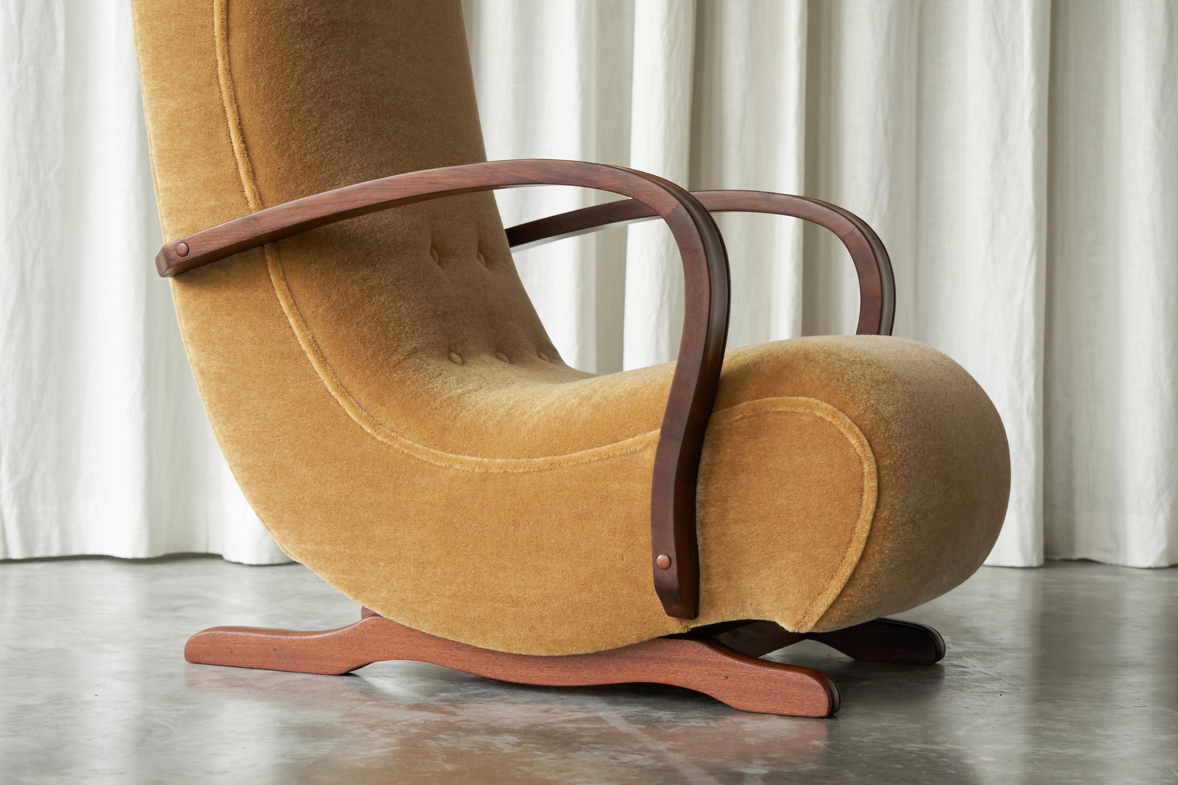 South African Cabinetmaker Rocking Lounge Chair in Mohair and Solid Wood 1930s In Good Condition In Tilburg, NL
