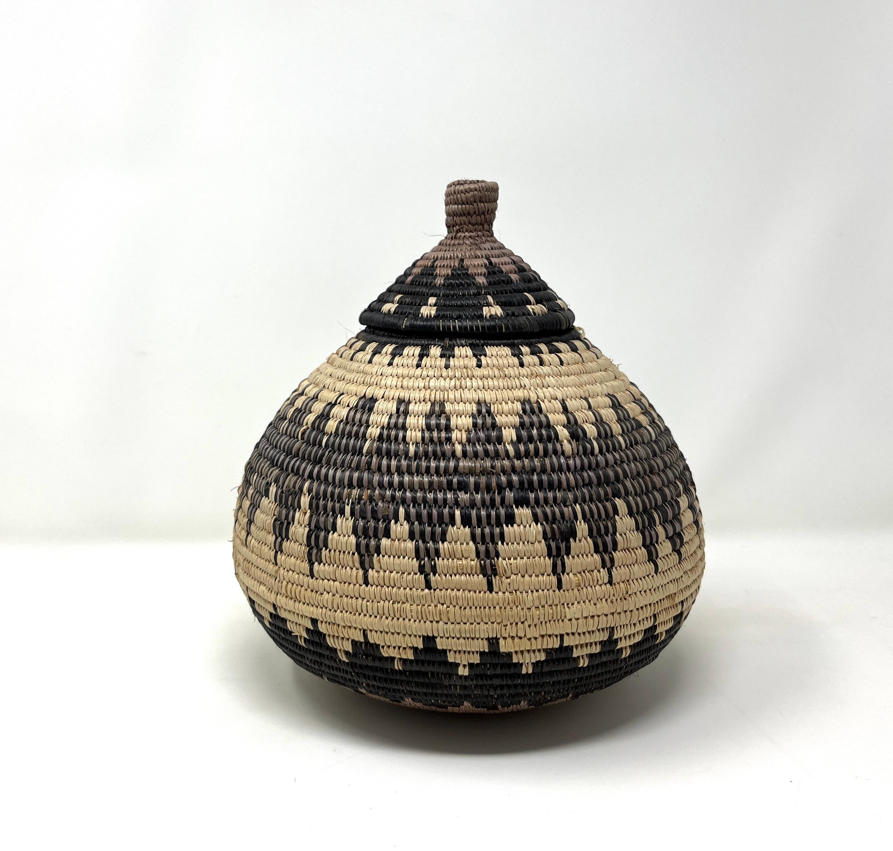 Tribal South African Zulu Basket with Lid, Geometric Handmade Basketry For Sale