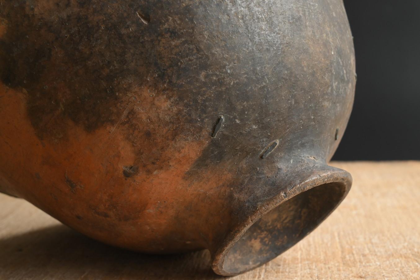 South American antique earthenware pots/simple vessels/Wabisabi earthenware For Sale 9