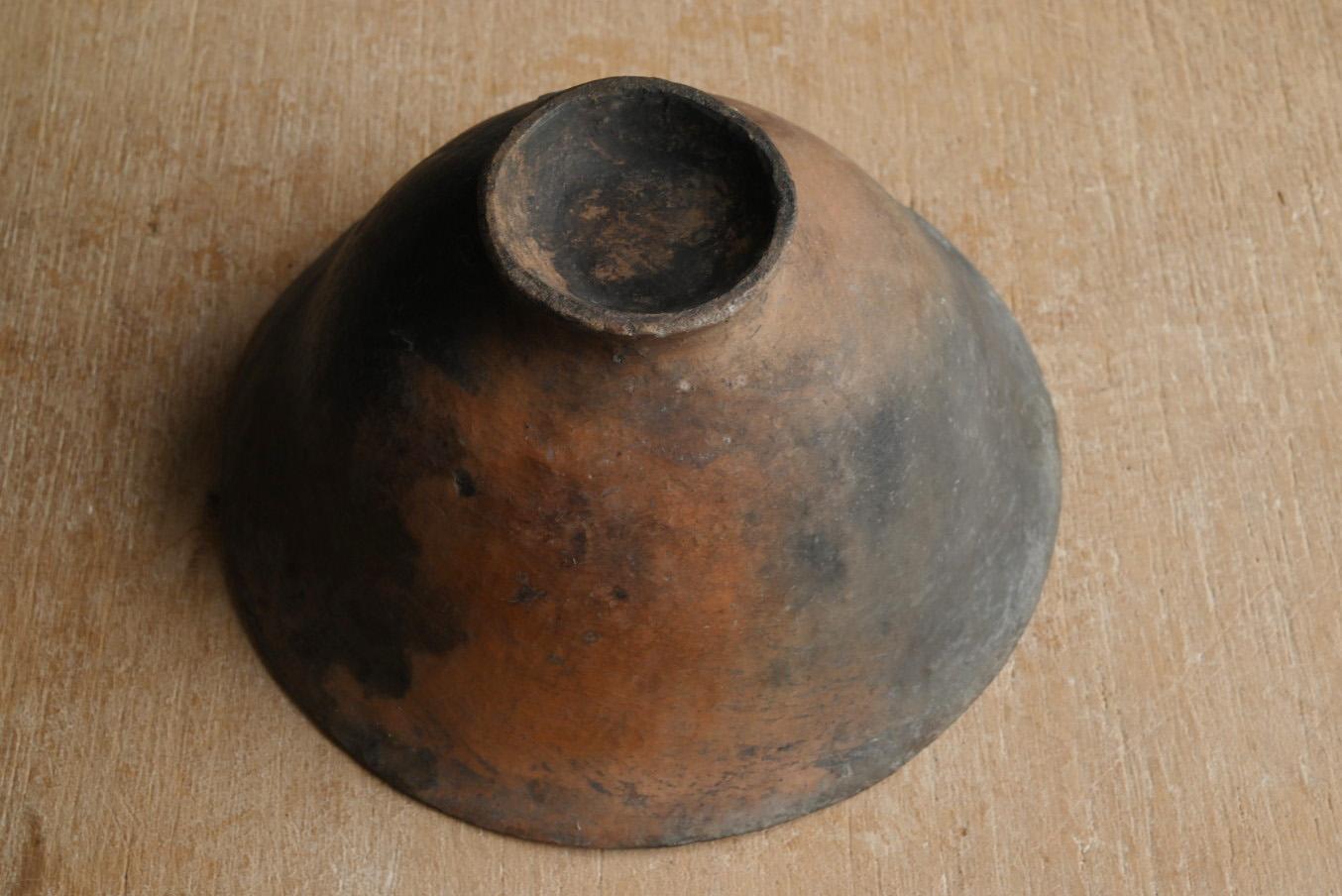 Südamerikanische antike Steinguttöpfe/ einfache Gefäße/Wabisabi-Töpfe aus Steingut im Angebot 10