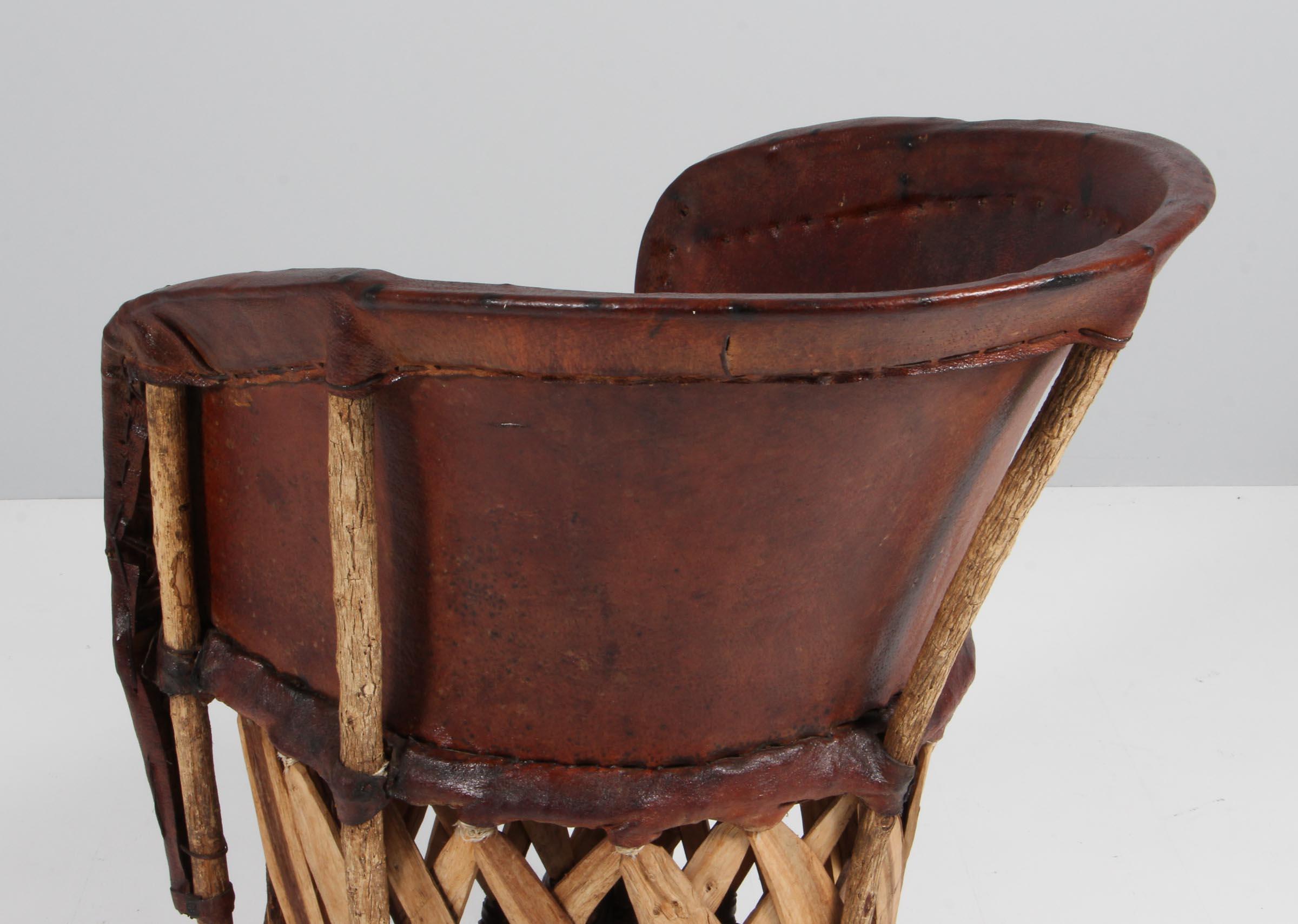 South American Lounge Chair in Leather and Wood, 20th Century For Sale 6