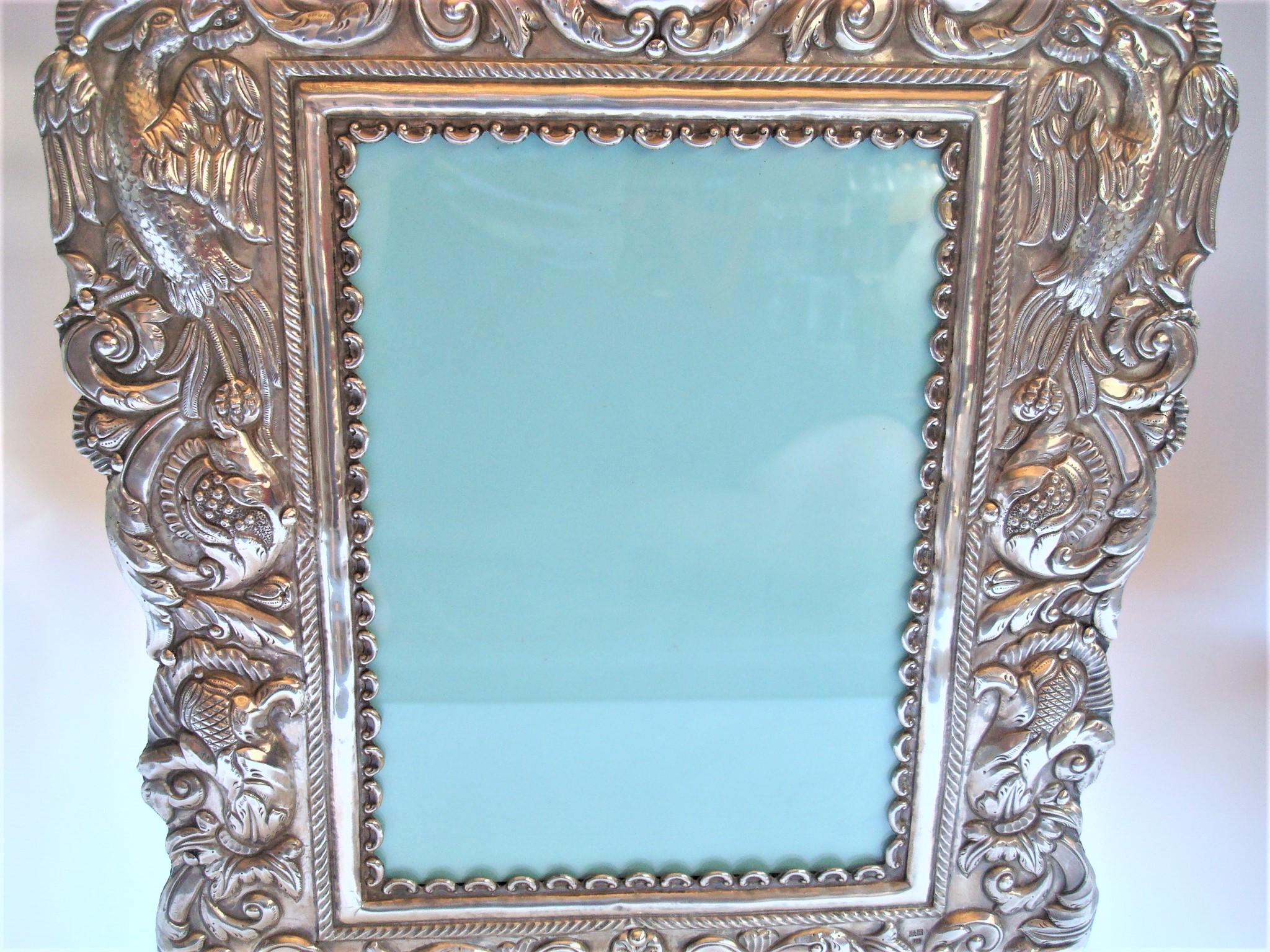 South American Sterling Silver Hand Made Embossed Picture Frame / Mirror 1940´s In Good Condition For Sale In Buenos Aires, Olivos