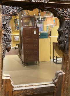 Südasiatisches architektonisches Element mit Wandspiegel