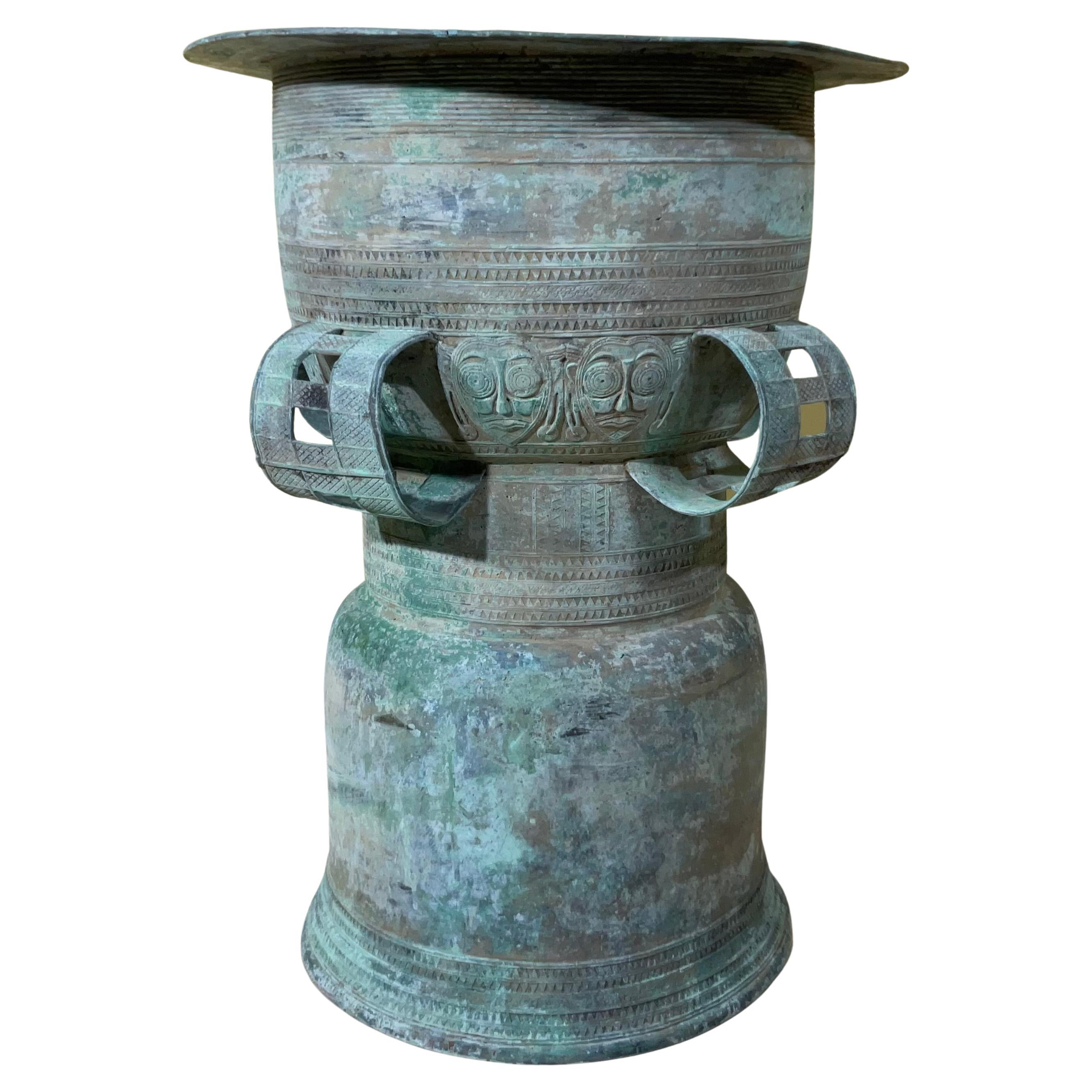 Table de jardin ou tambour de pluie en bronze d'Asie du Sud en vente