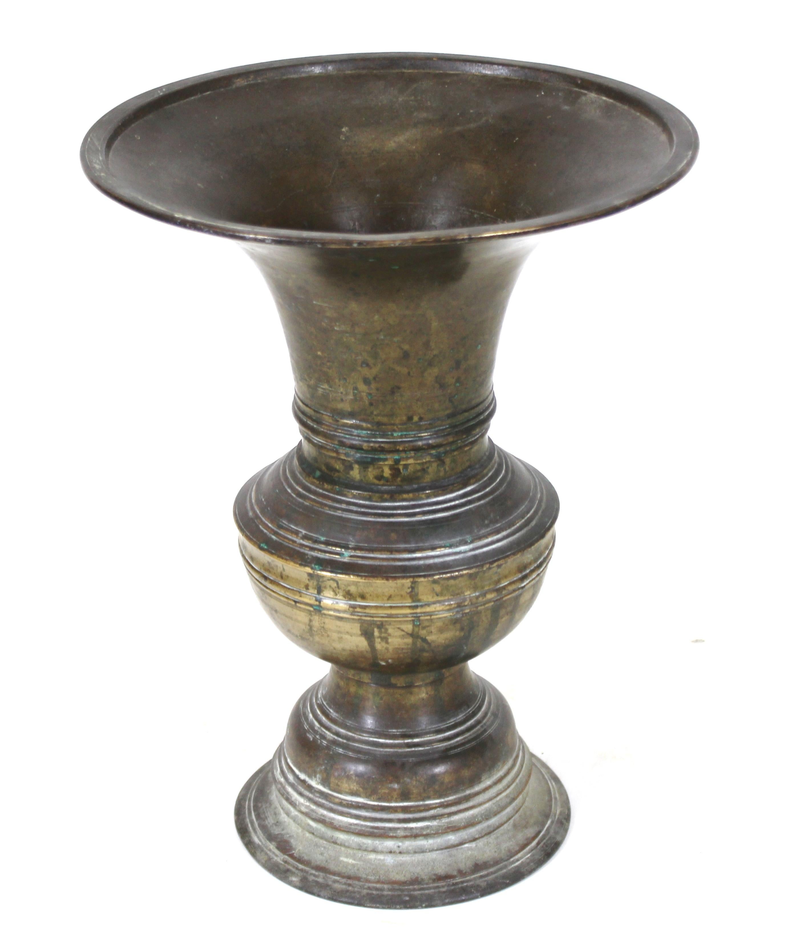 South Asian Ceremonial Bronze Vessel with Inscription For Sale 1