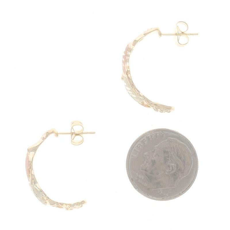 South Dakota Golding Co. Boucles d'oreilles Half-Hoop Black Hills en or 10k percées de feuilles Pour femmes en vente