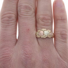 South Dakota Gold Co. Men's Ring - Yellow Gold 10k Grape Clusters & Leaves