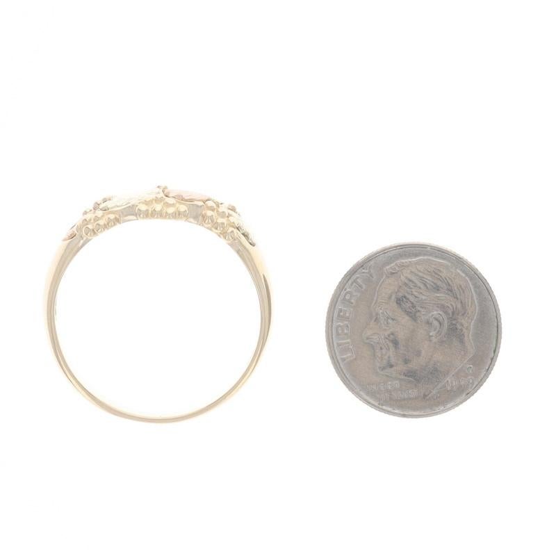 South Dakota Gold Co. Men's Ring - Yellow Gold 10k Grape Clusters & Leaves For Sale 2