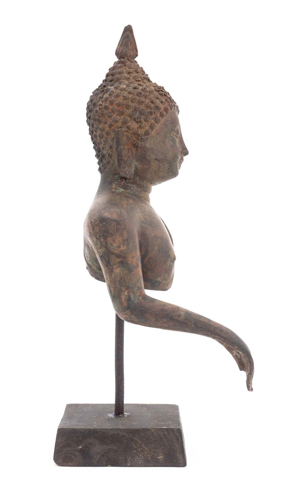 Figurines de Bouddha en laiton d'Asie du Sud-Est, 5 en vente 6