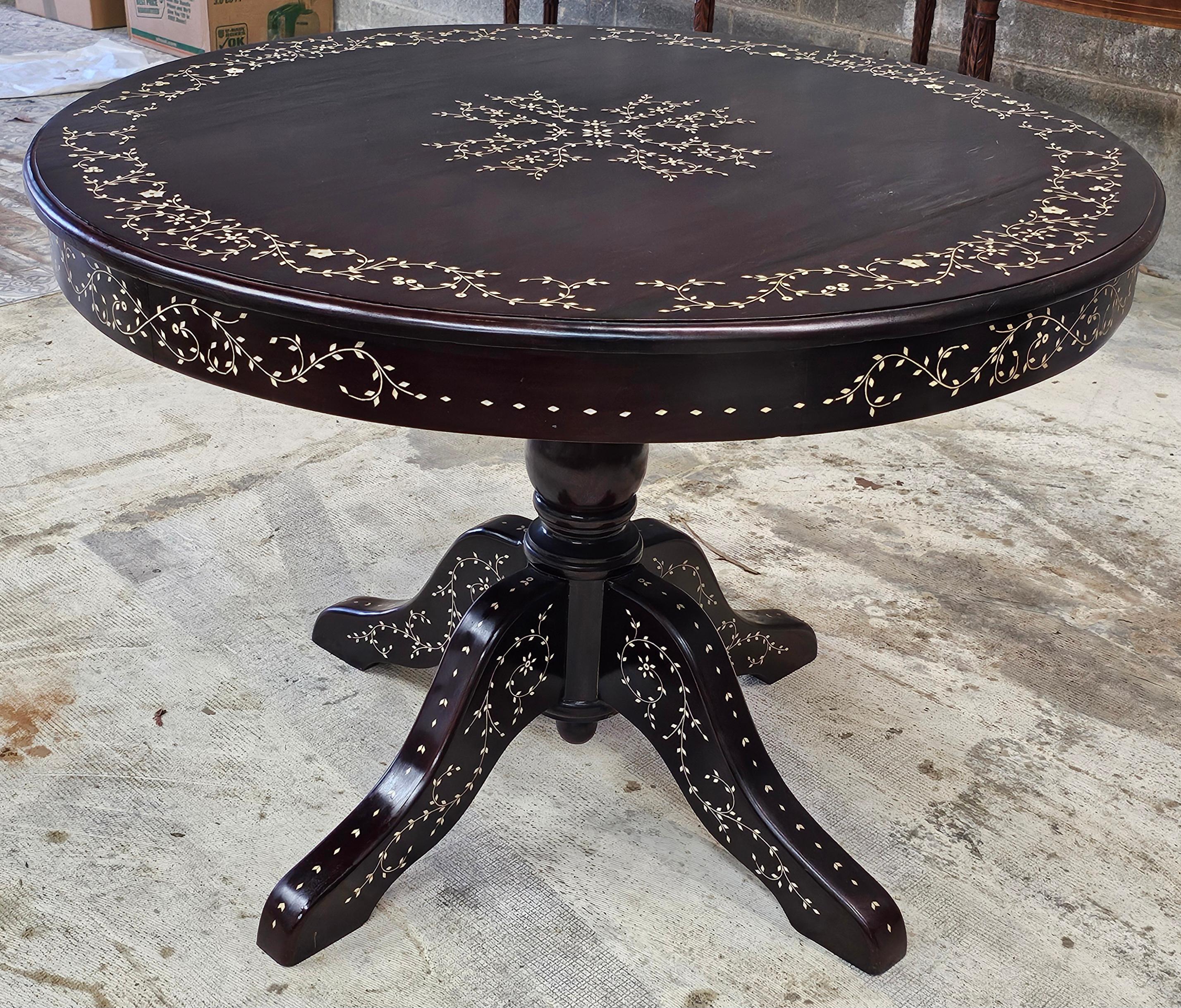Exportation chinoise Table centrale en bois de rose avec marqueterie d'os d'Asie du Sud-Est Table à déjeuner en vente