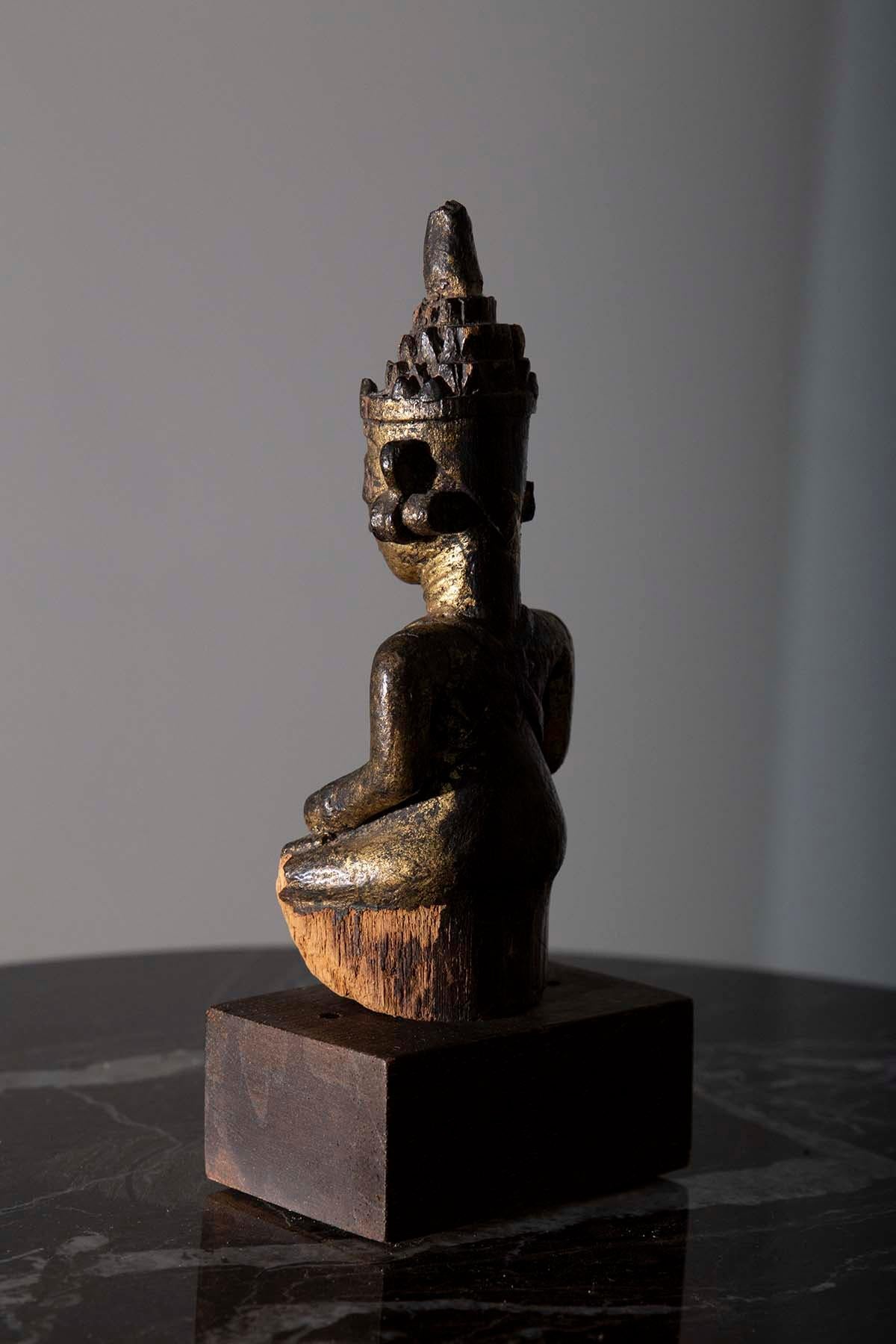 South East Asian lacquered wood Buddha, 19th century In Good Condition For Sale In Milano, IT