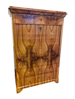 South German Biedermeier Secretary in Walnut, circa 1825