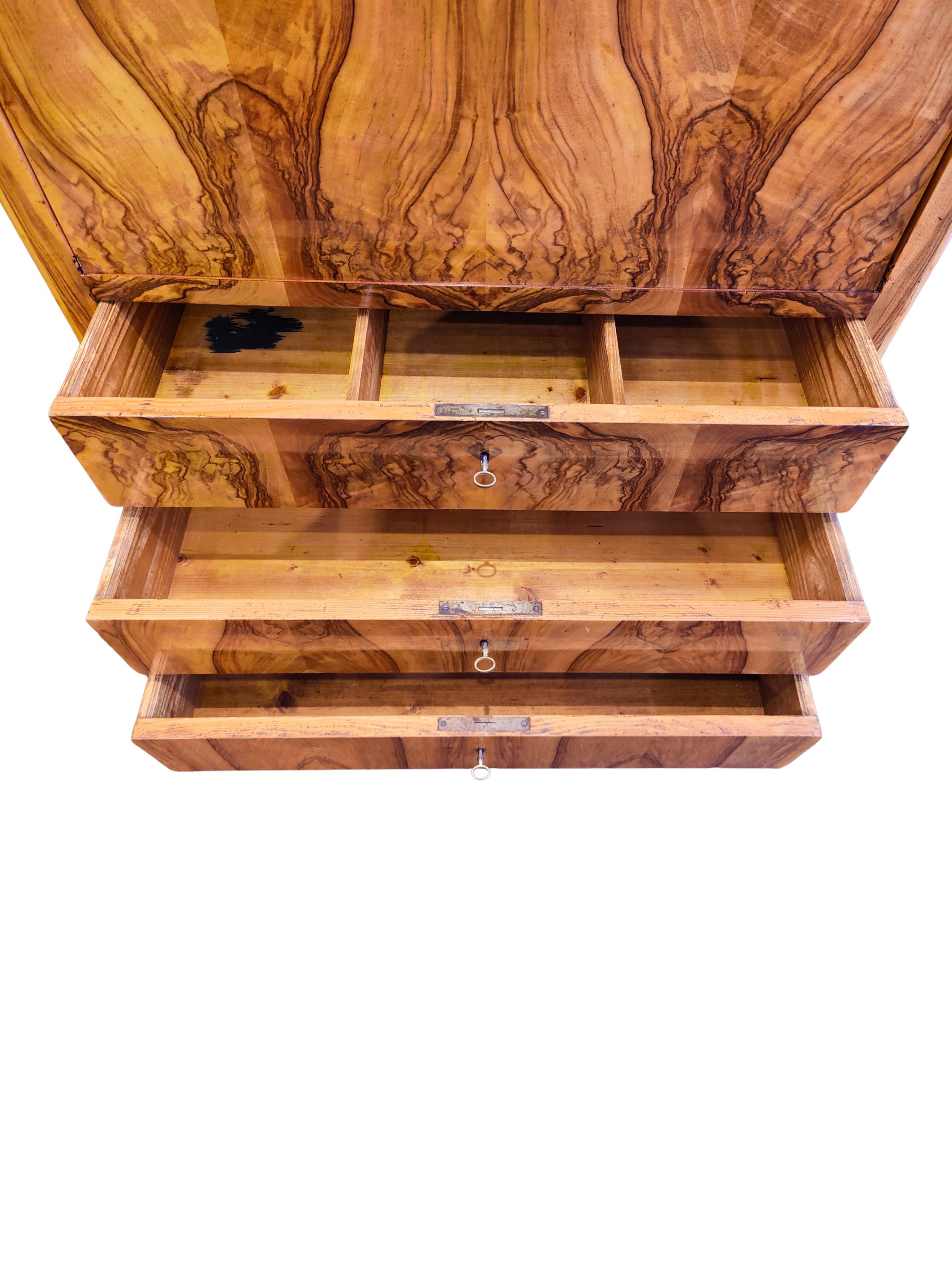 Noce Segreteria Biedermeier della Germania del Sud in noce, circa 1825 in vendita