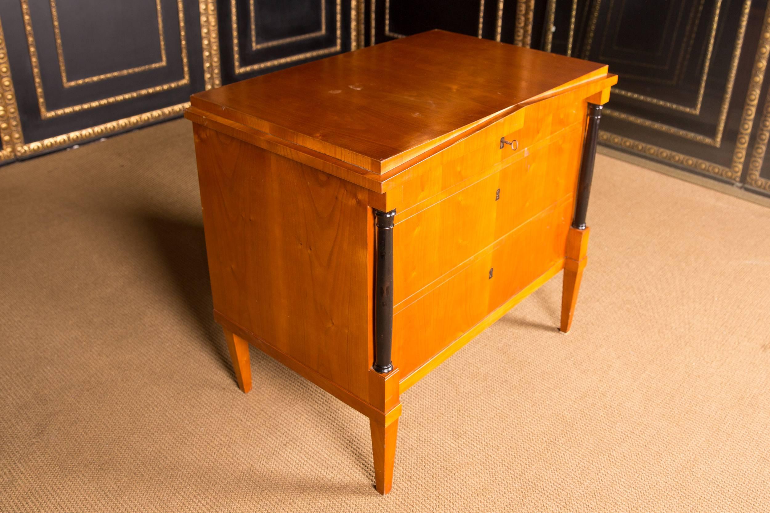 South-German Chest of Drawers in the Biedermeier Style Cherrywood Veneer 2