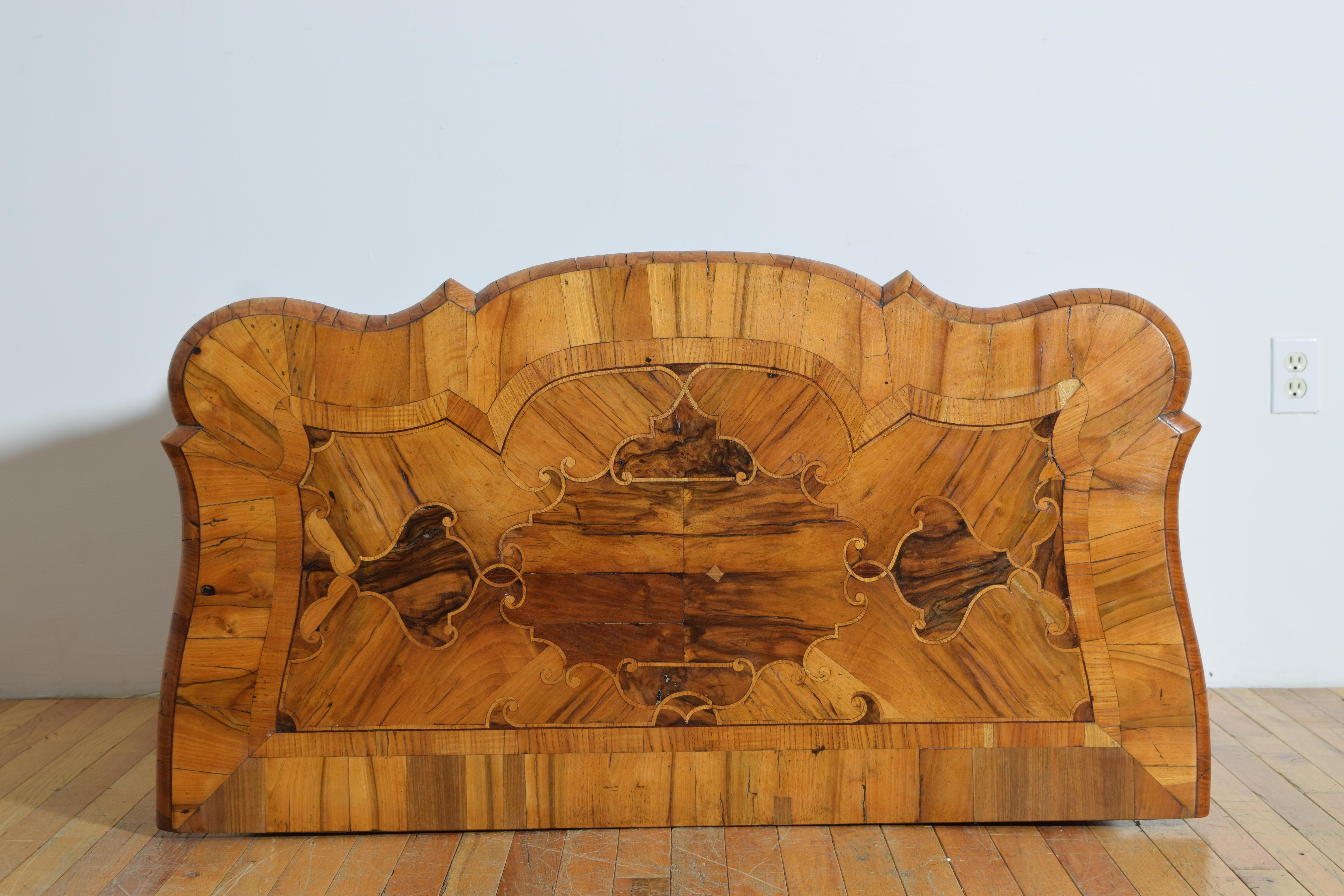 Cómoda barroca del sur de Alemania o Austria de 3 cajones en nogal e incrustaciones, ca. 1785 en venta 3