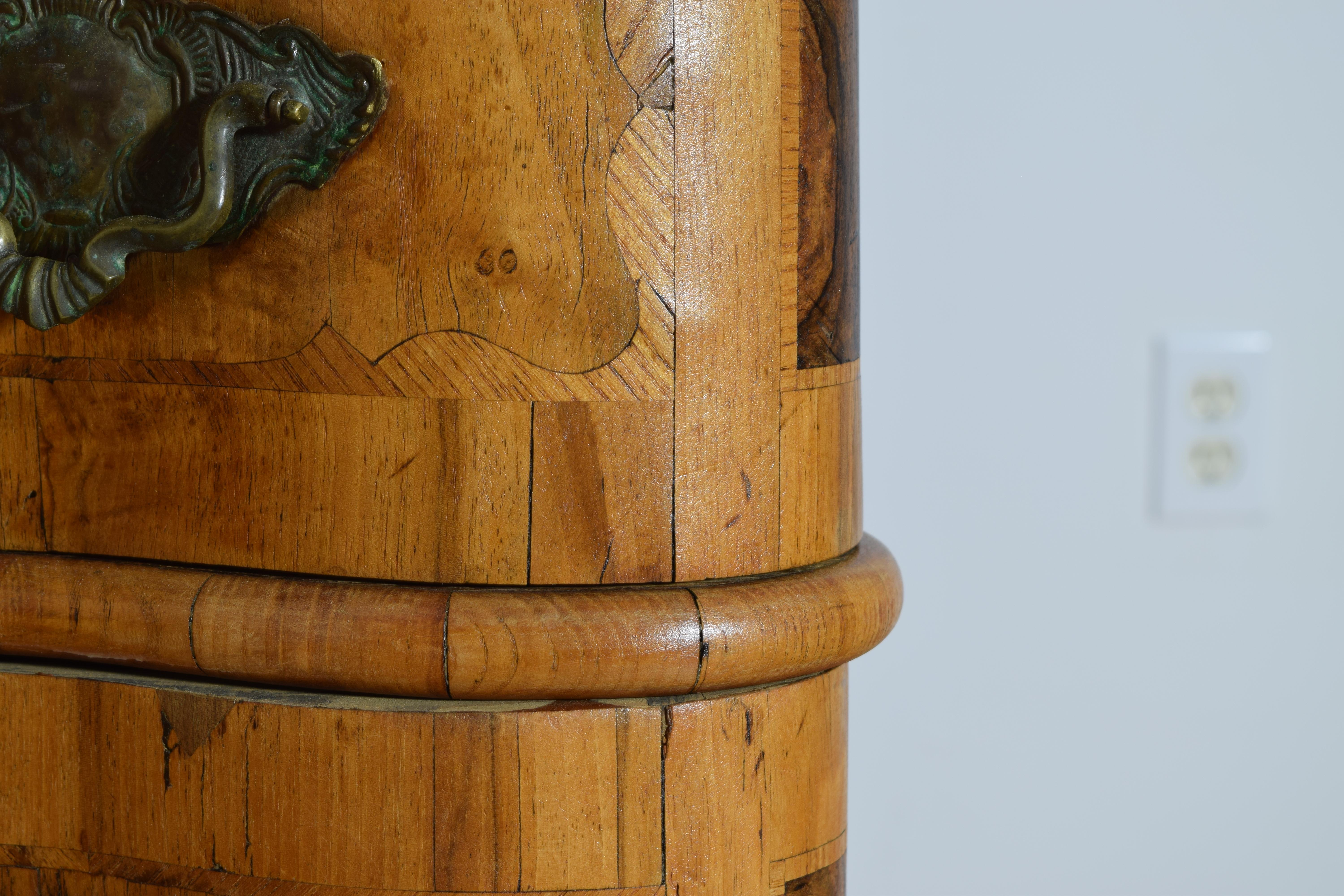 Cómoda barroca del sur de Alemania o Austria de 3 cajones en nogal e incrustaciones, ca. 1785 en venta 1