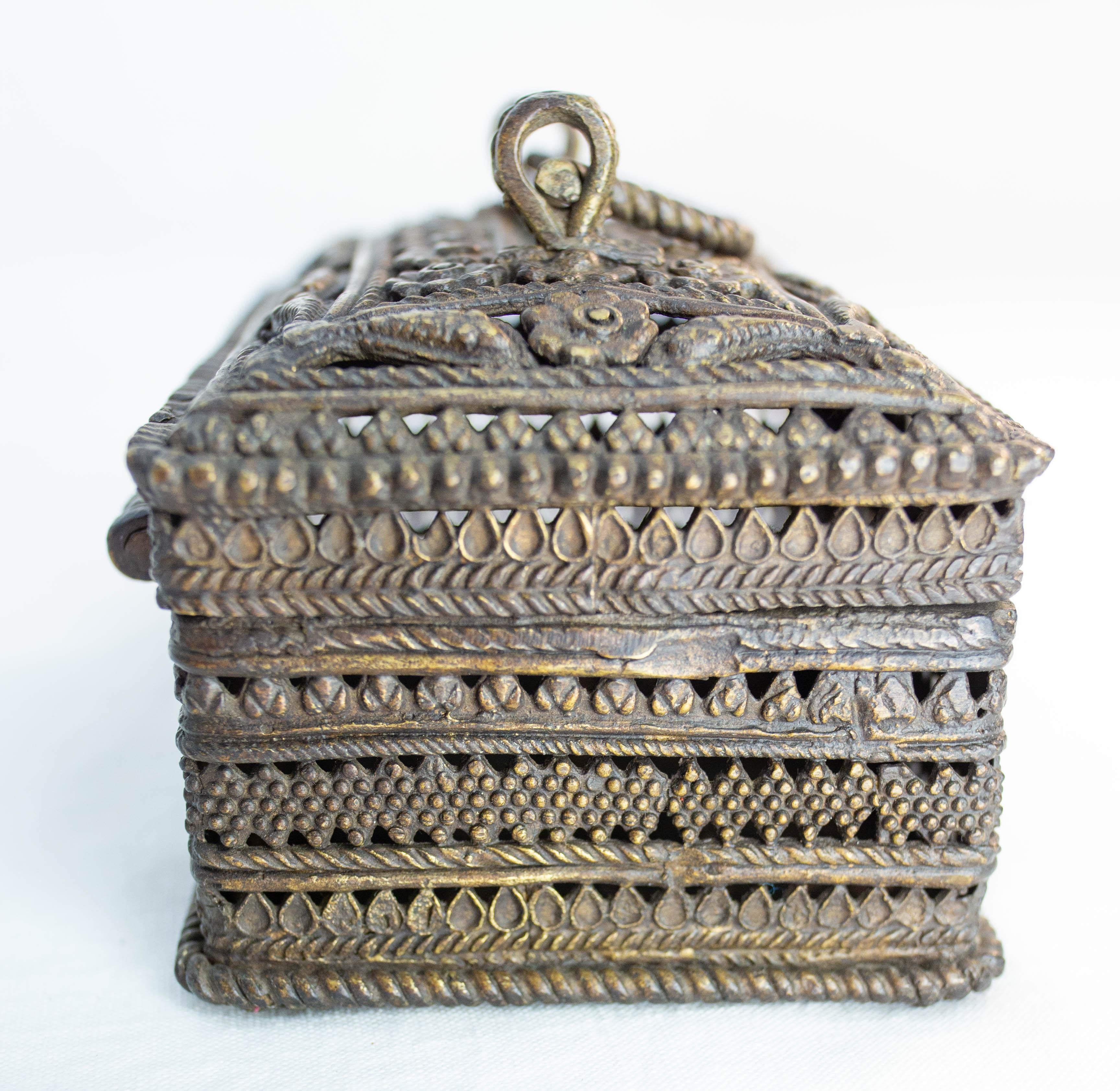 South Indian Brass Box Jewel Box Droga Art circa 1950 For Sale 1