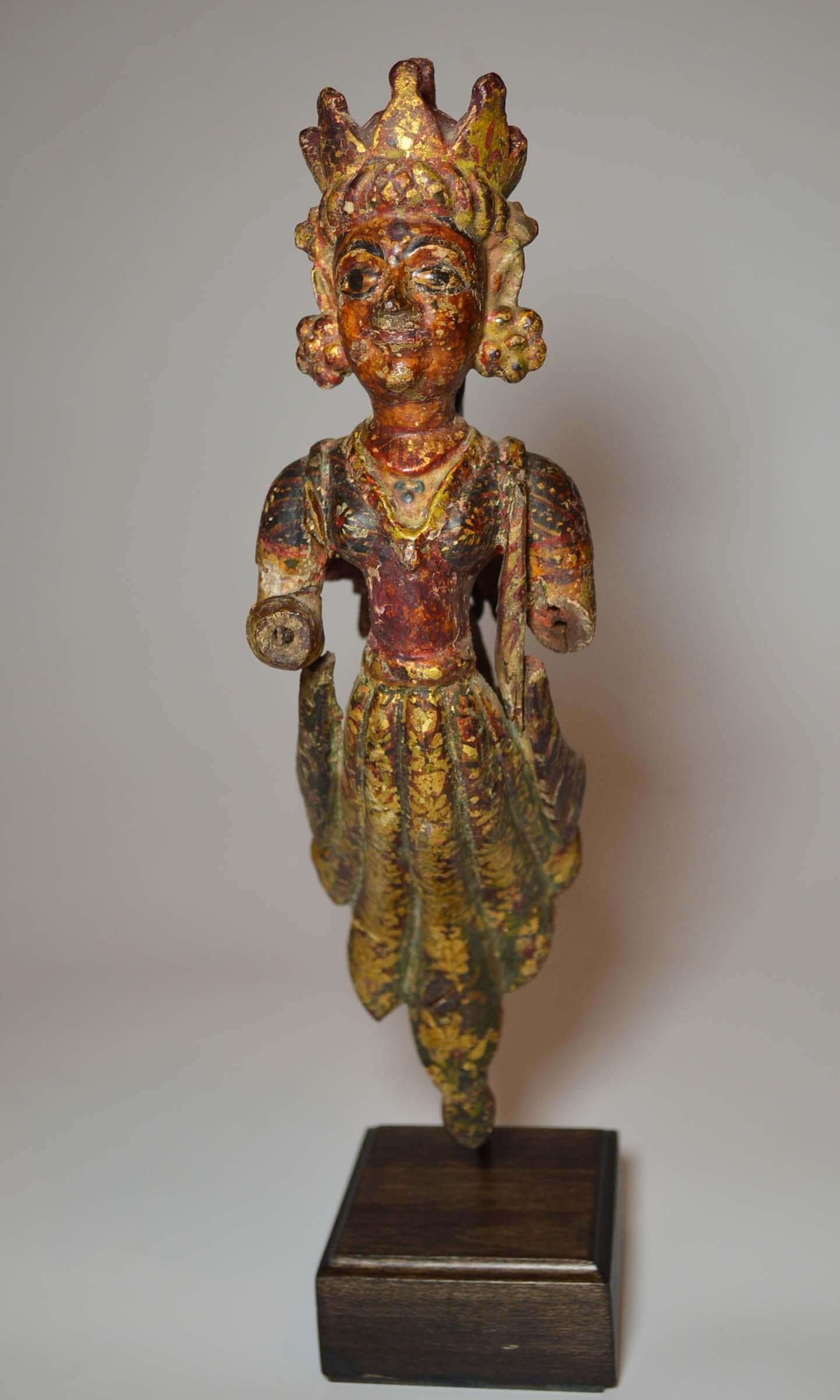 South Indian Poly Chrome Wood Angel Figure, circa 1800 In Good Condition In London, GB