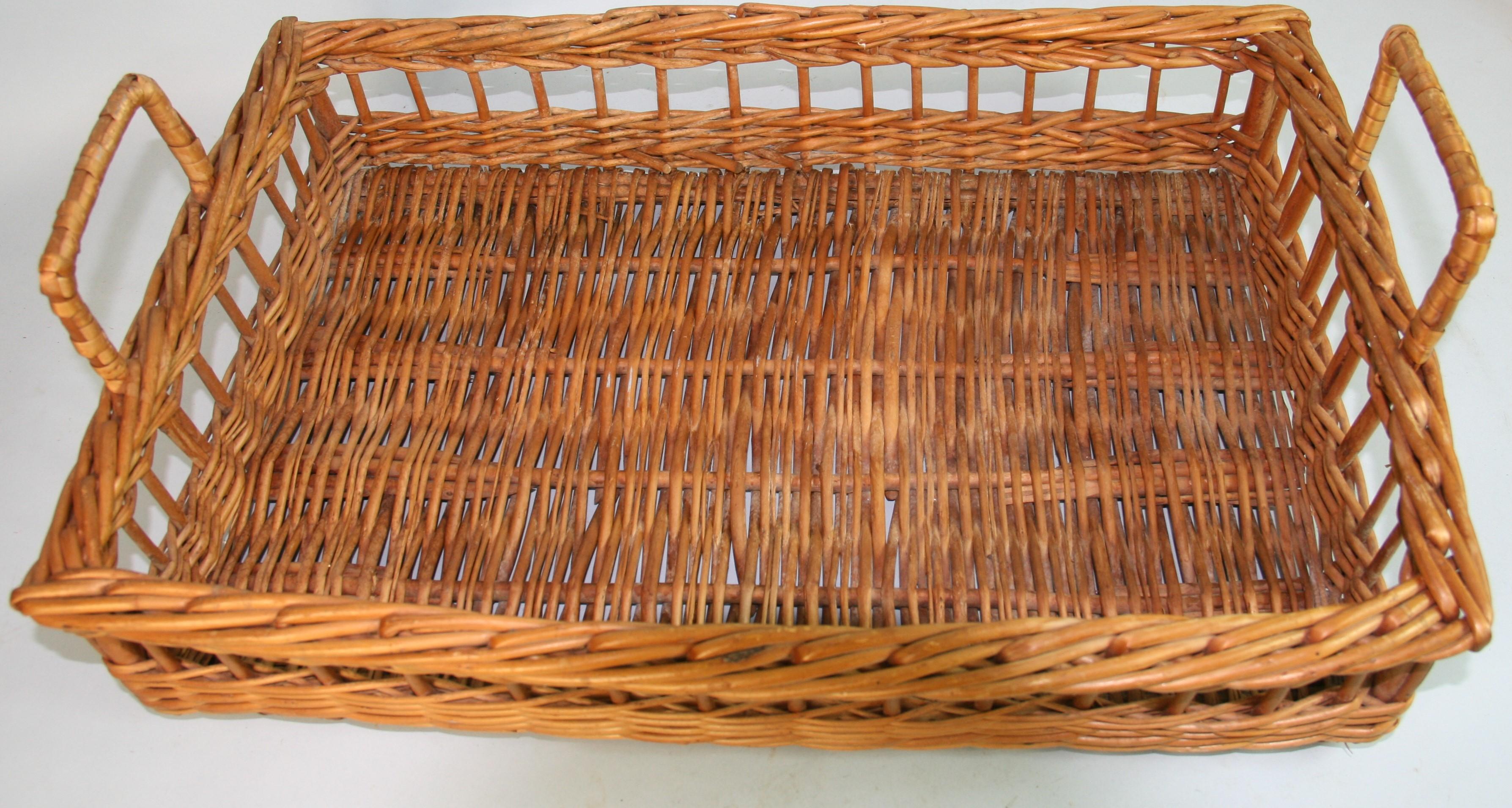 South of France Hand Woven Willow Serving Tray 2