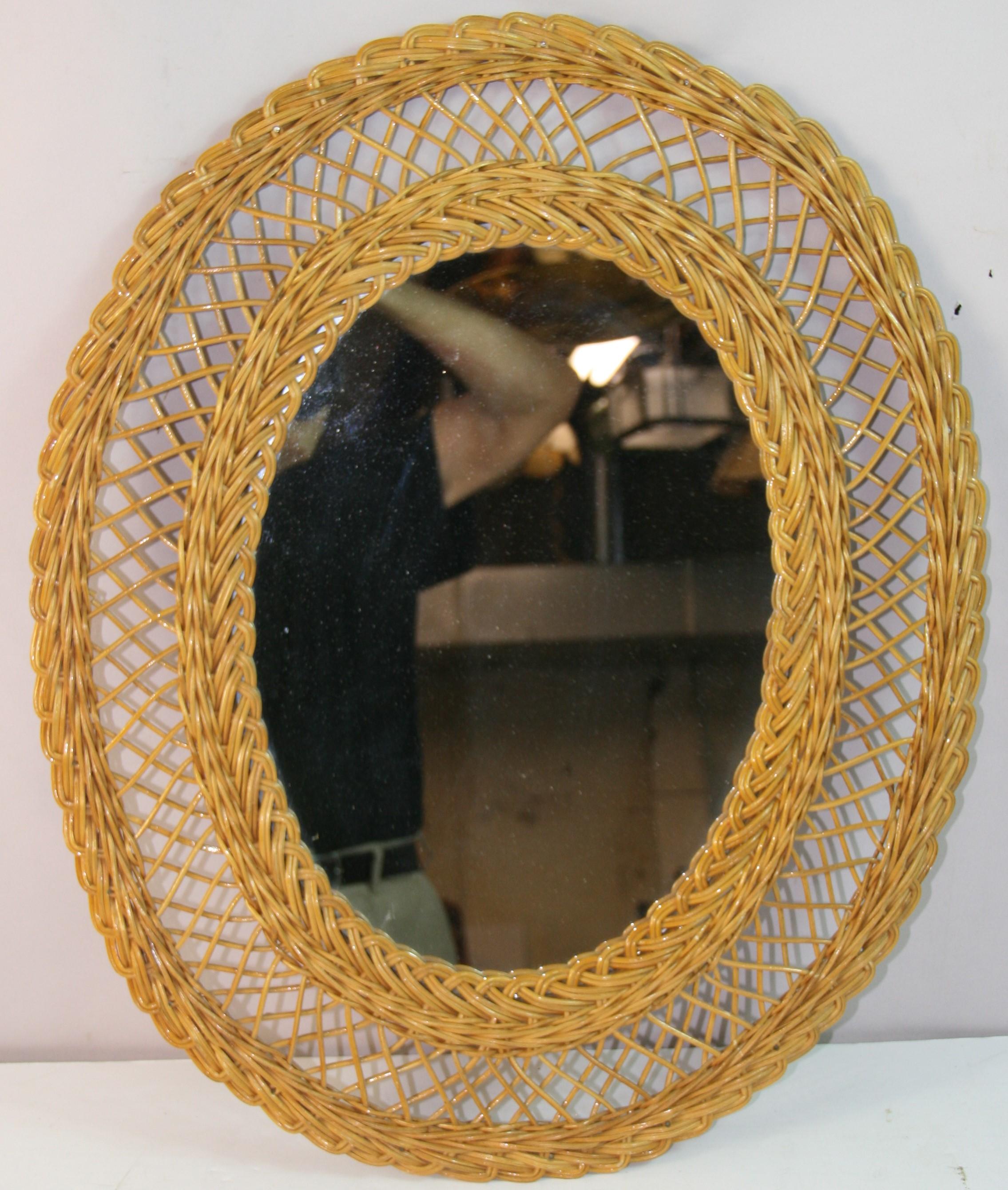 1863 Miroir en osier tressé du Sud de la France
Peut être monté horizontalement ou verticalement