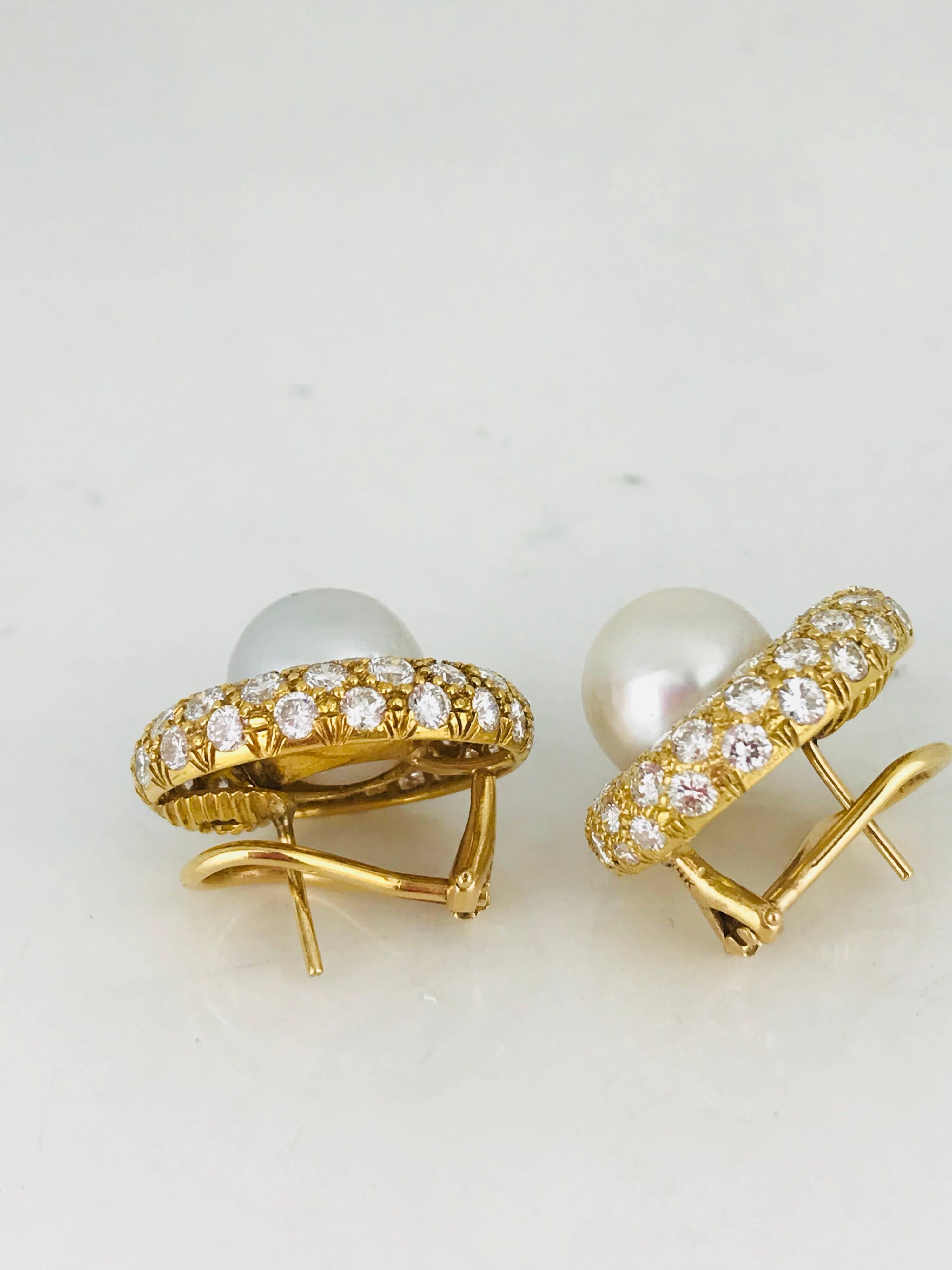 South Sea, 14 Karat Retro Diamond Pave Earrings 3.95 Carat, VS F-G For Sale 1
