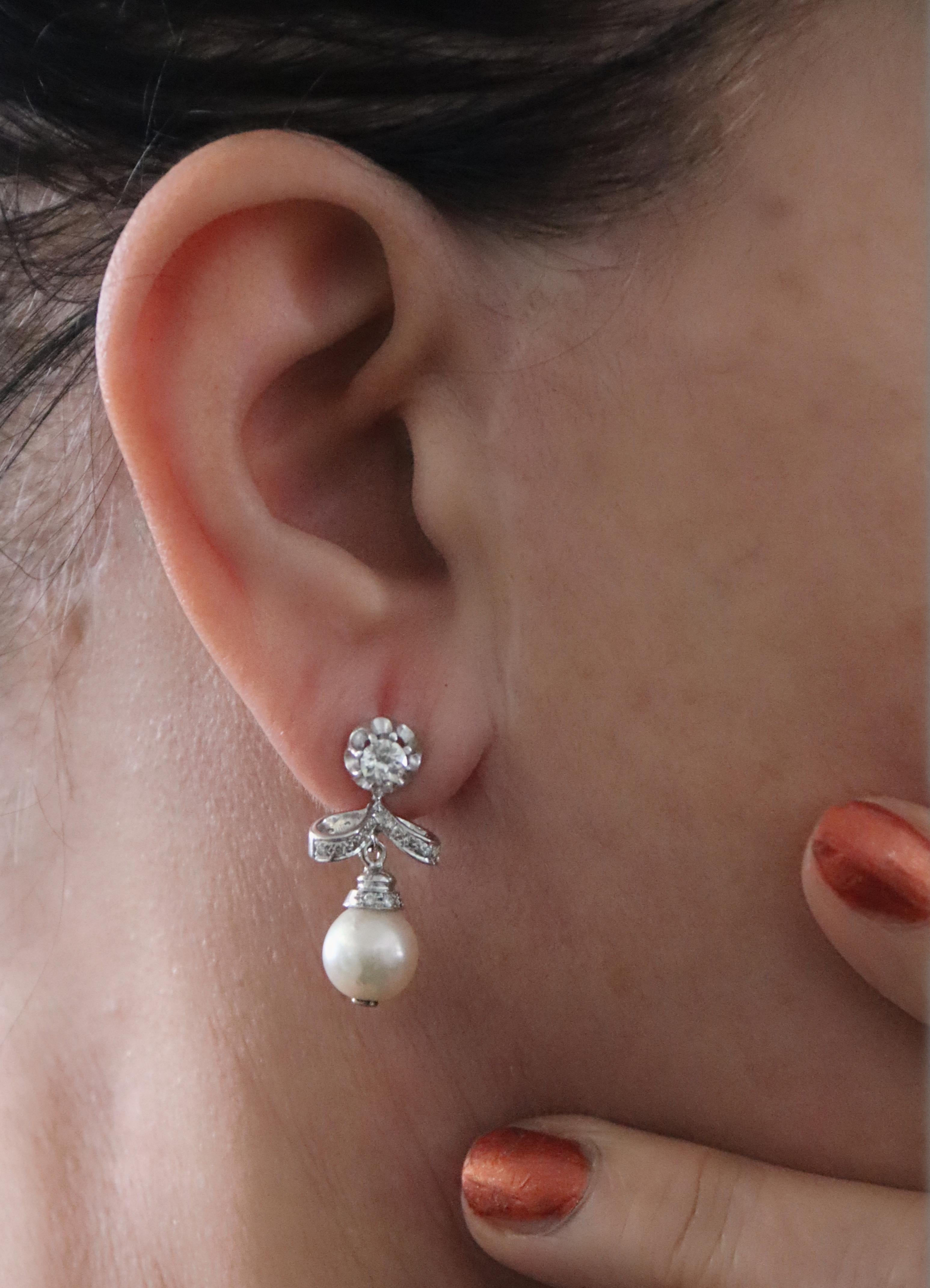 Orecchini a goccia in oro bianco 18 carati con perle dei mari del sud e di Tahiti e diamanti in vendita 4
