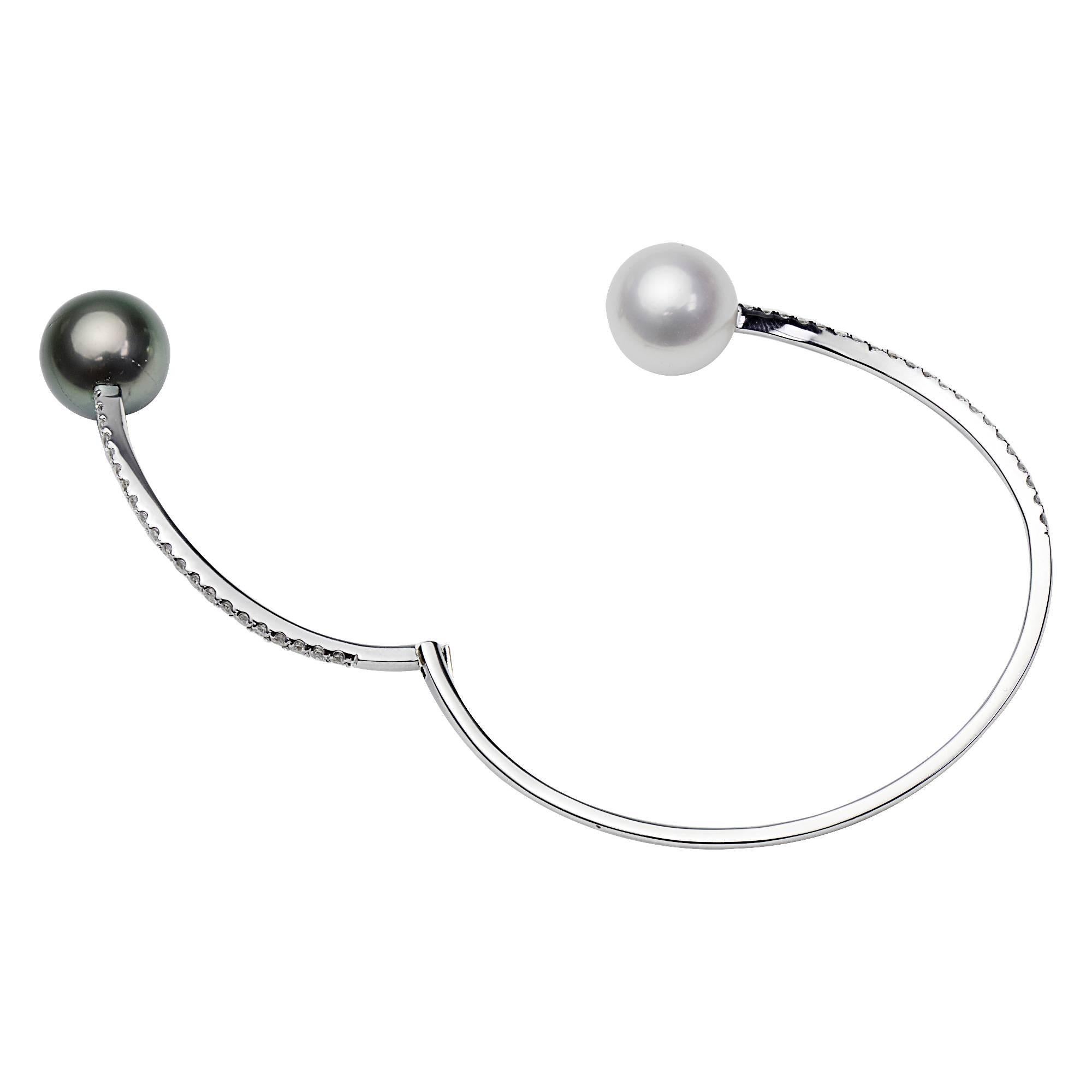 Round Cut South Sea Pearl & Tahitian Diamond Bypass Bangle Bracelet 1.03 CTTW 12-13MM 18KT For Sale