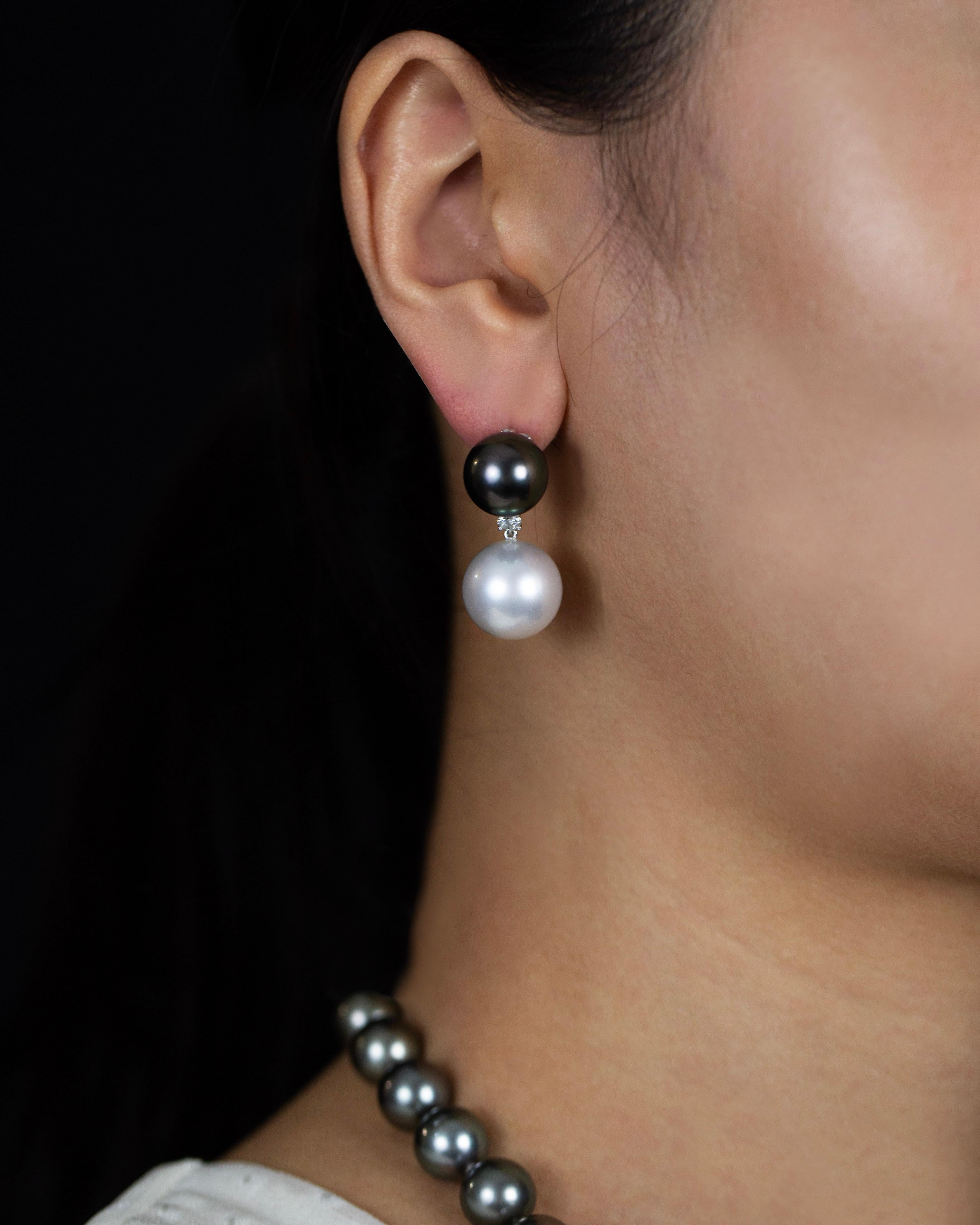 South Sea and Tahitian Pearl with Diamond Dangle Earrings in White Gold In New Condition For Sale In New York, NY