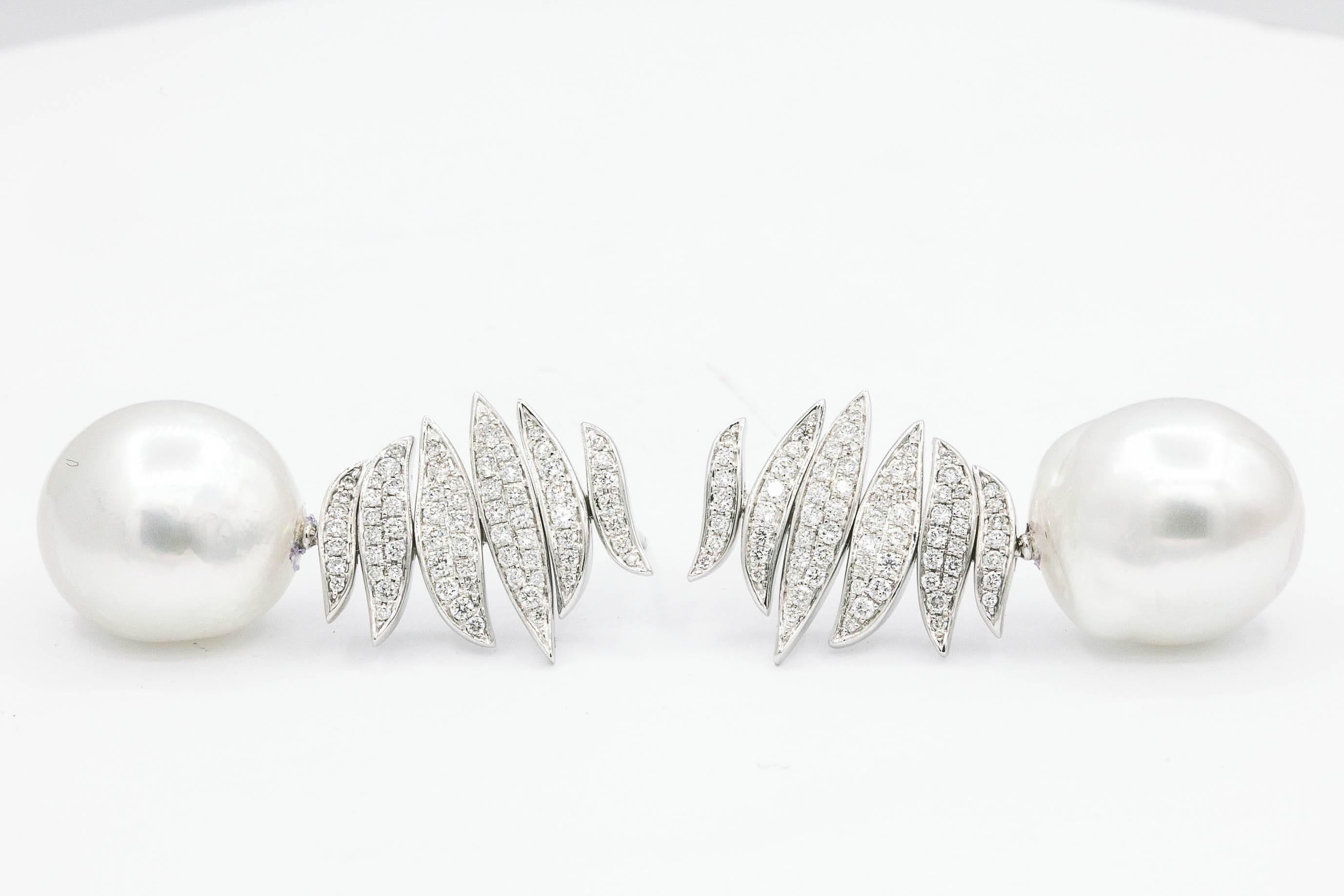 South Sea Baroque Pearl Diamond Drop Earrings 0.96 Carats 18K In New Condition For Sale In New York, NY
