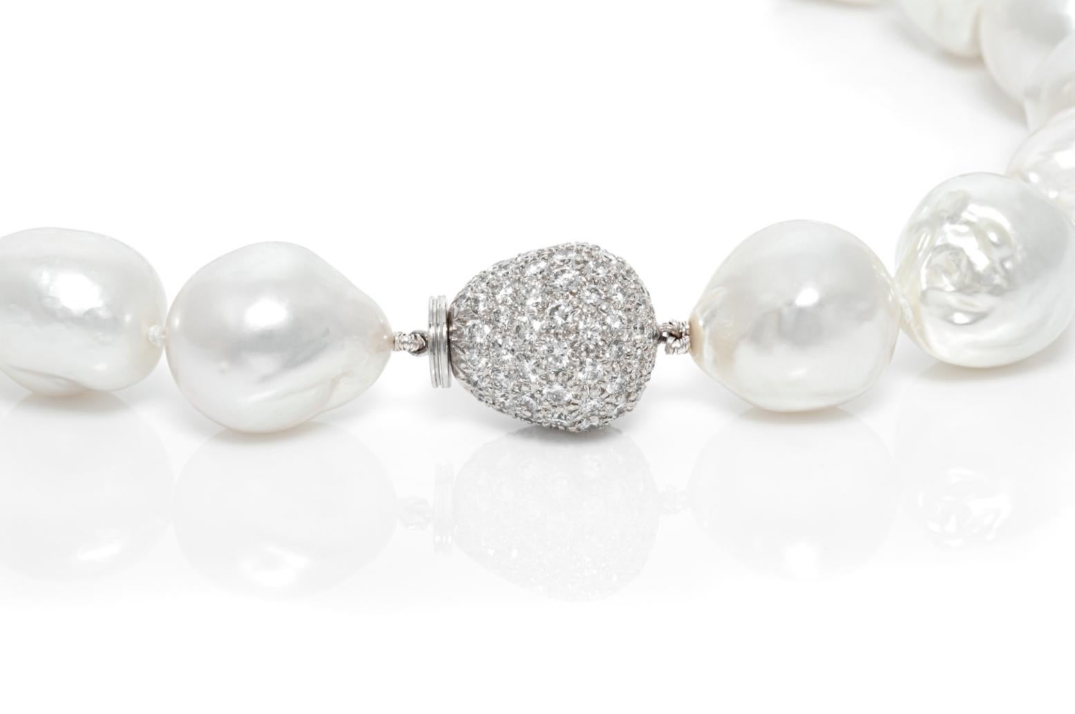 Collier de perles baroques des mers du Sud avec diamants Bon état - En vente à New York, NY