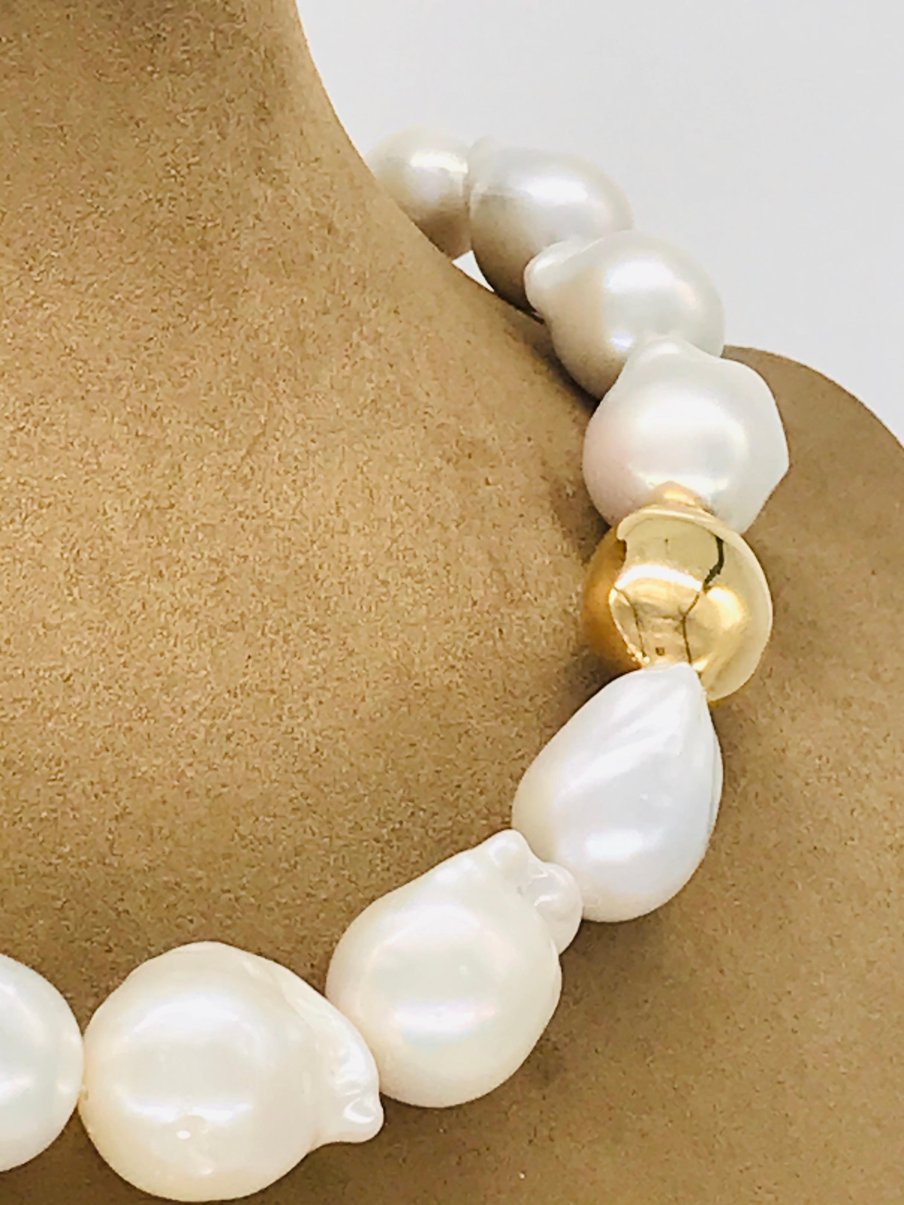 Women's South Sea Baroque Pearls Necklaces with Yellow Gold with Bakelite Clasp