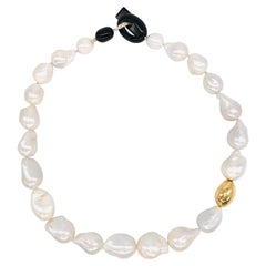 South Sea Baroque Pearls Necklaces with Yellow Gold with Bakelite Clasp