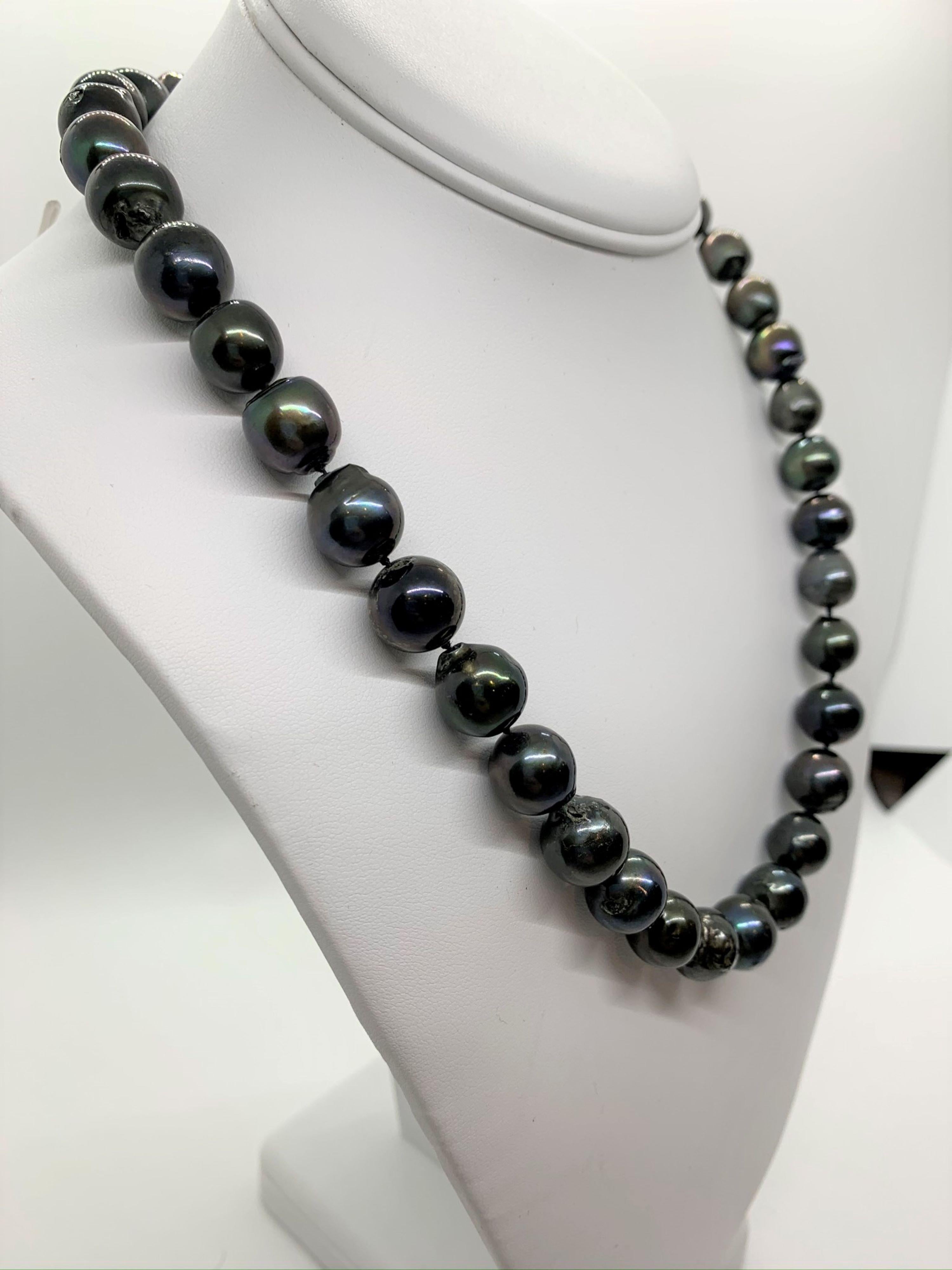 Women's South Sea Black Baroque Pearl Necklace For Sale