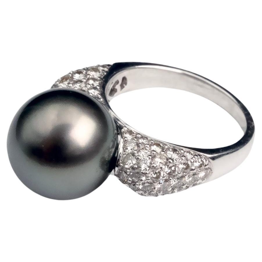 South Sea Black Tahitian Pearl  and Diamond 18-Kt Gold Ring For Sale