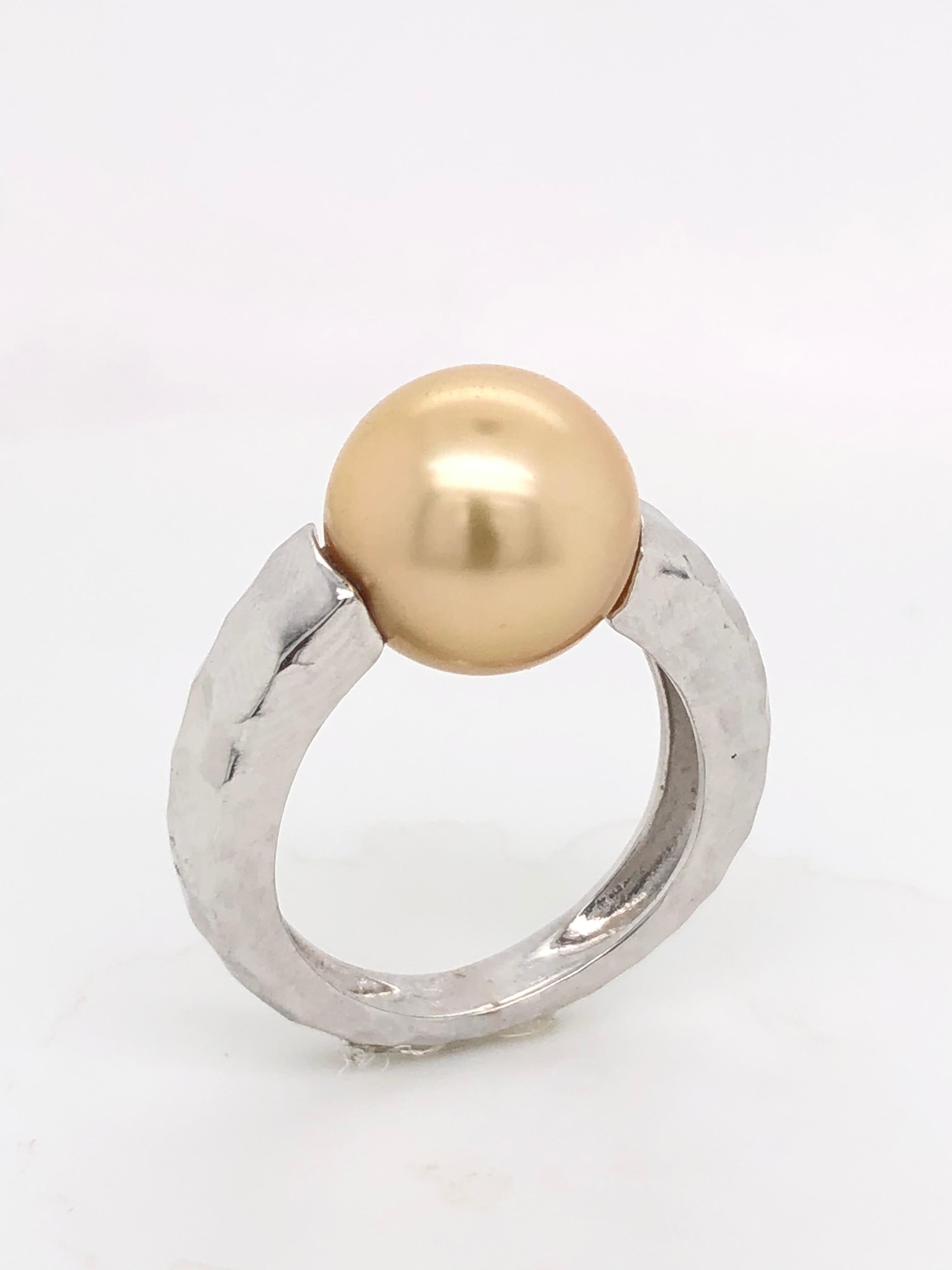 South Sea Cultured Pearl Ring White Gold 18 Karat  In New Condition For Sale In Vannes, FR