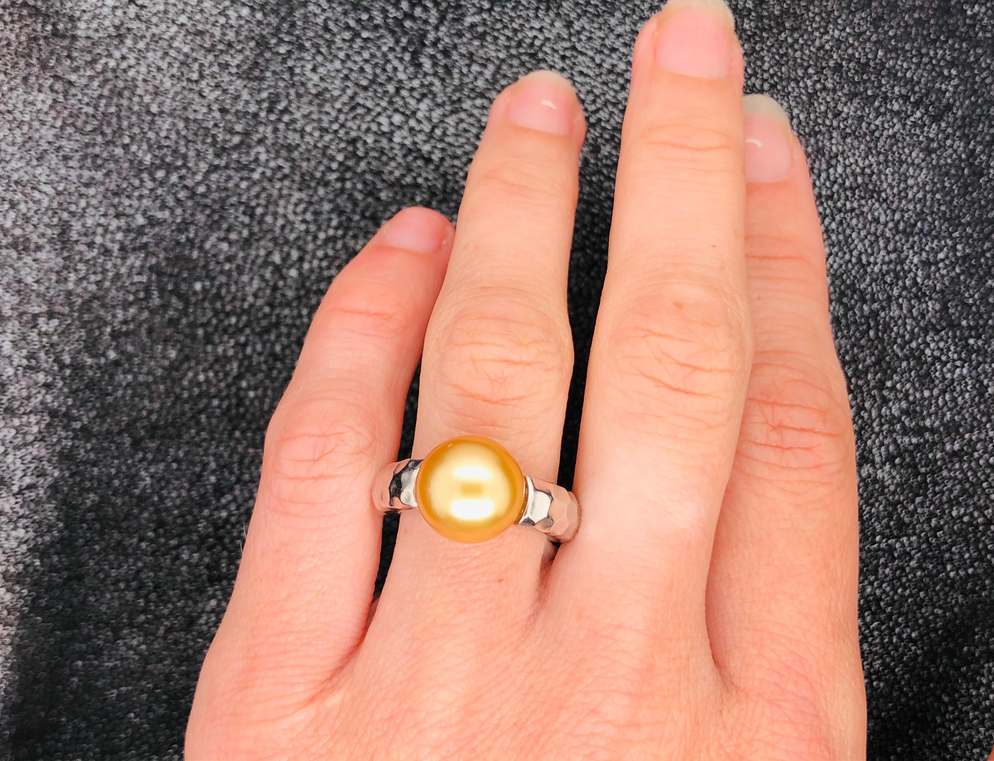 Women's South Sea Cultured Pearl Ring White Gold 18 Karat  For Sale