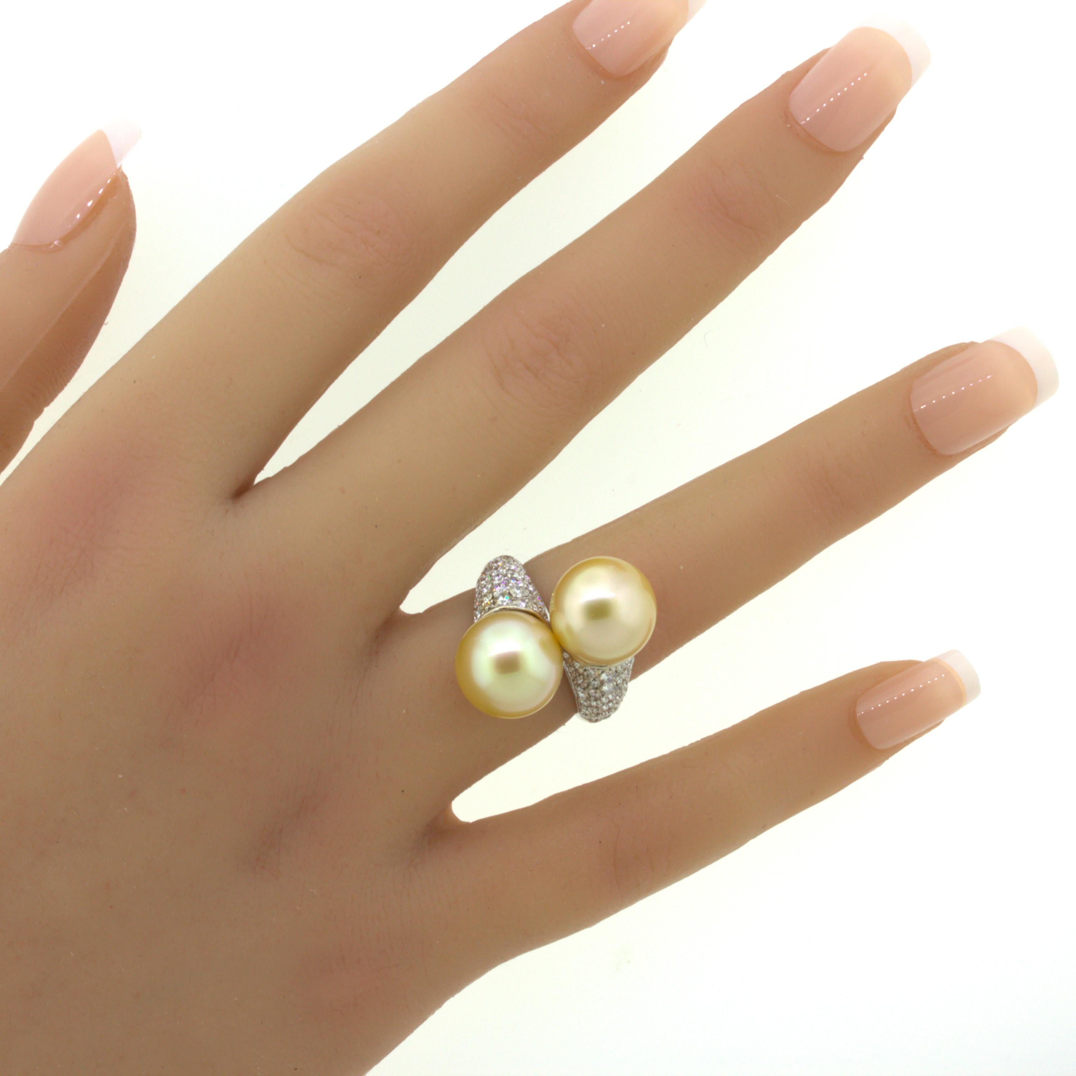 Bypass-Ring aus 18 Karat Weißgold mit Südseeperlen und Diamanten im Angebot 8