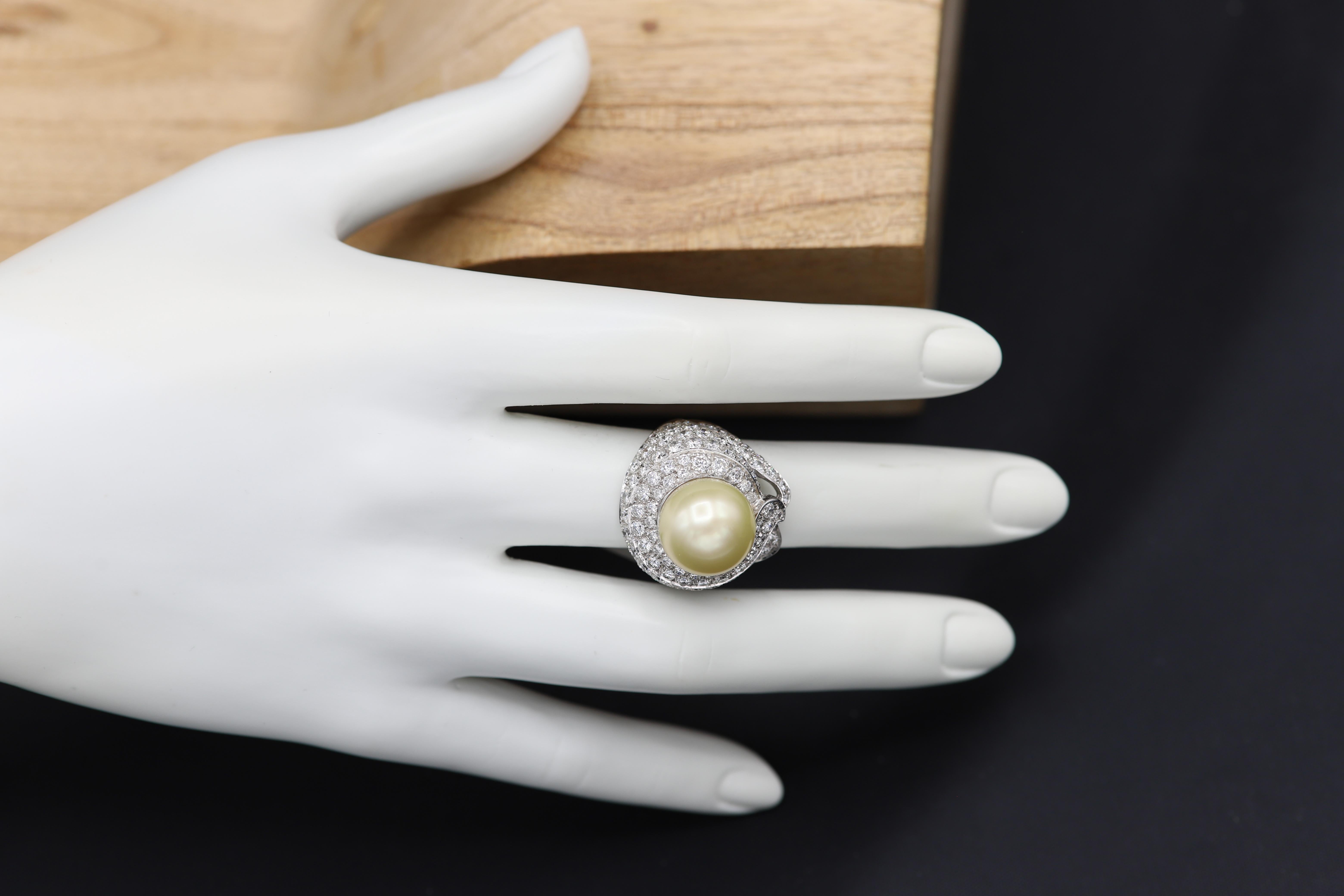 South Sea Golden/Yellow Pearl and Diamond Ring Pearl Large Cocktail Ring In New Condition In Brooklyn, NY