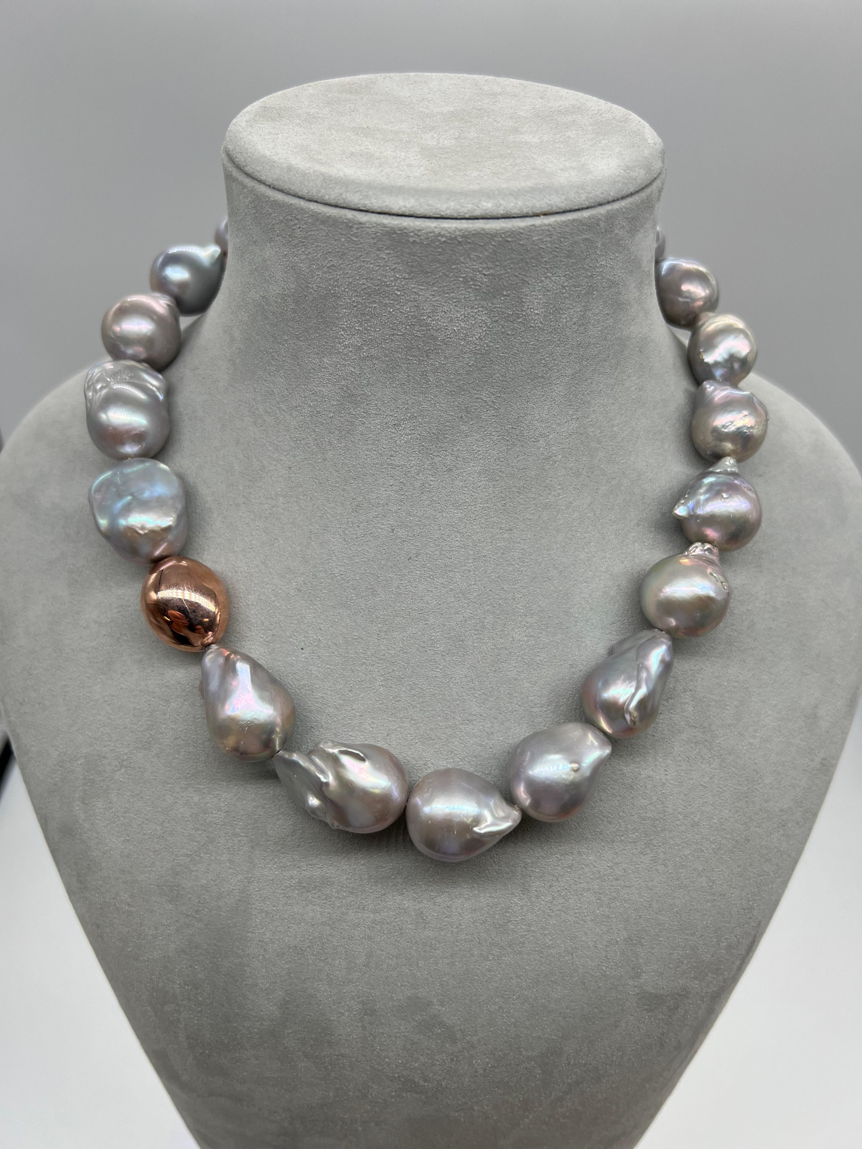 Necklace South Sea Grey Baroque Pearl Rose Gold 18 Karat For Sale 2