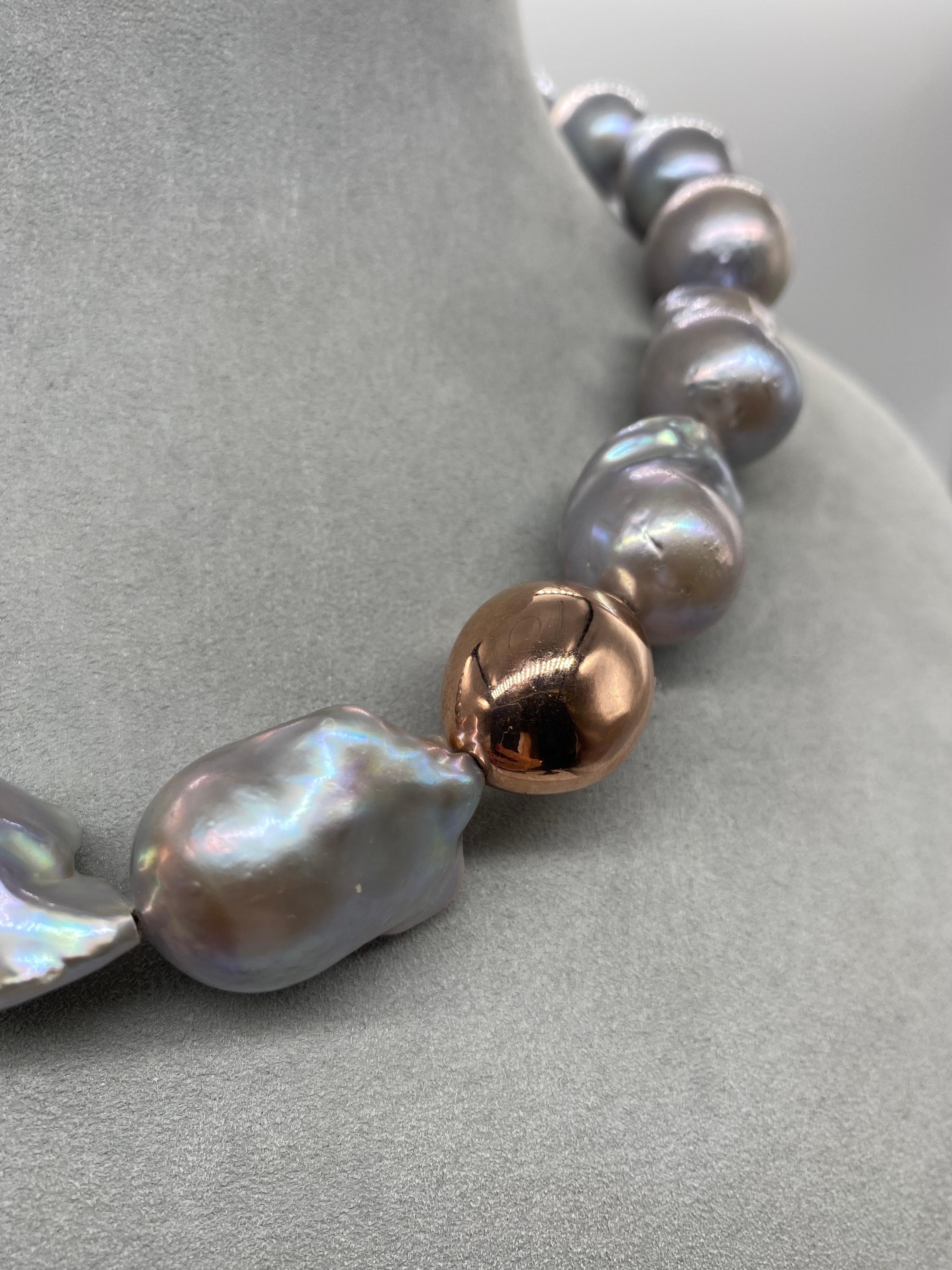 Contemporary Necklace South Sea Grey Baroque Pearl Rose Gold 18 Karat For Sale