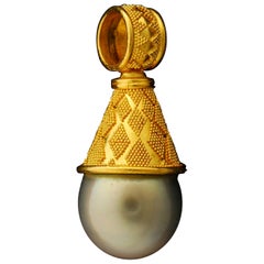 South Sea Grey Pearl Yellow Gold 22 Karat Gold Pendant Necklace