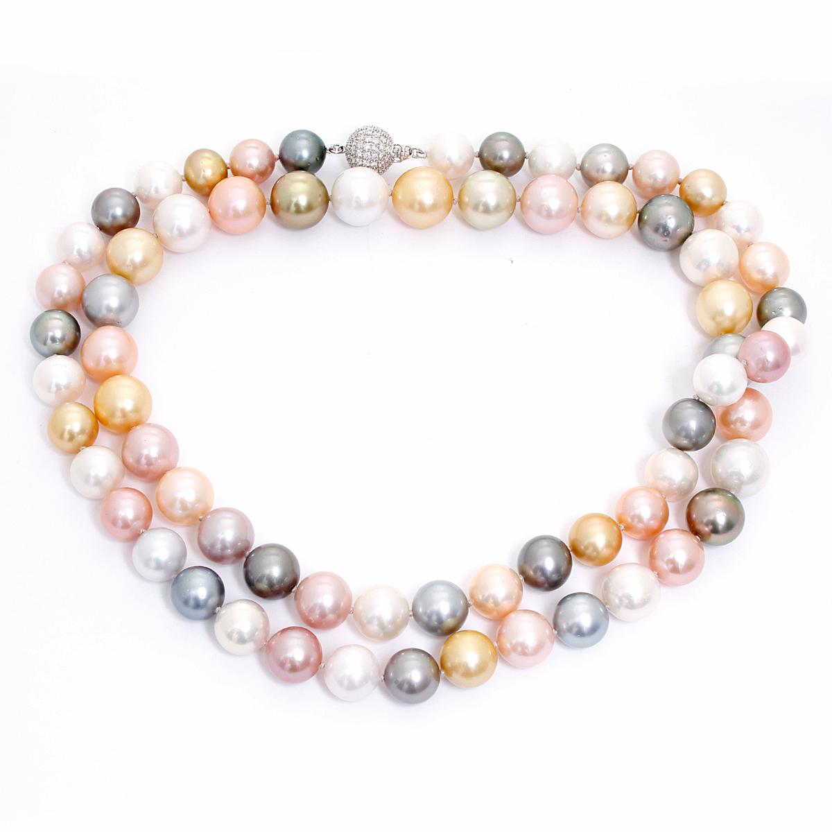 Donna Collana di perle multicolori dei Mari del Sud con chiusura a diamante in vendita