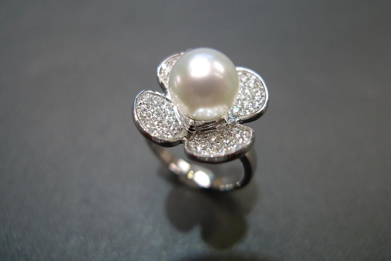 For Sale:  South Sea Natural Pearl and Round Brilliant Cut Diamond Engagement Ring 12