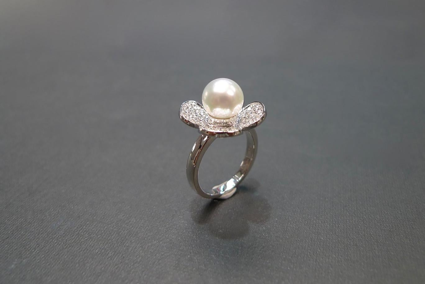 For Sale:  South Sea Natural Pearl and Round Brilliant Cut Diamond Engagement Ring 5