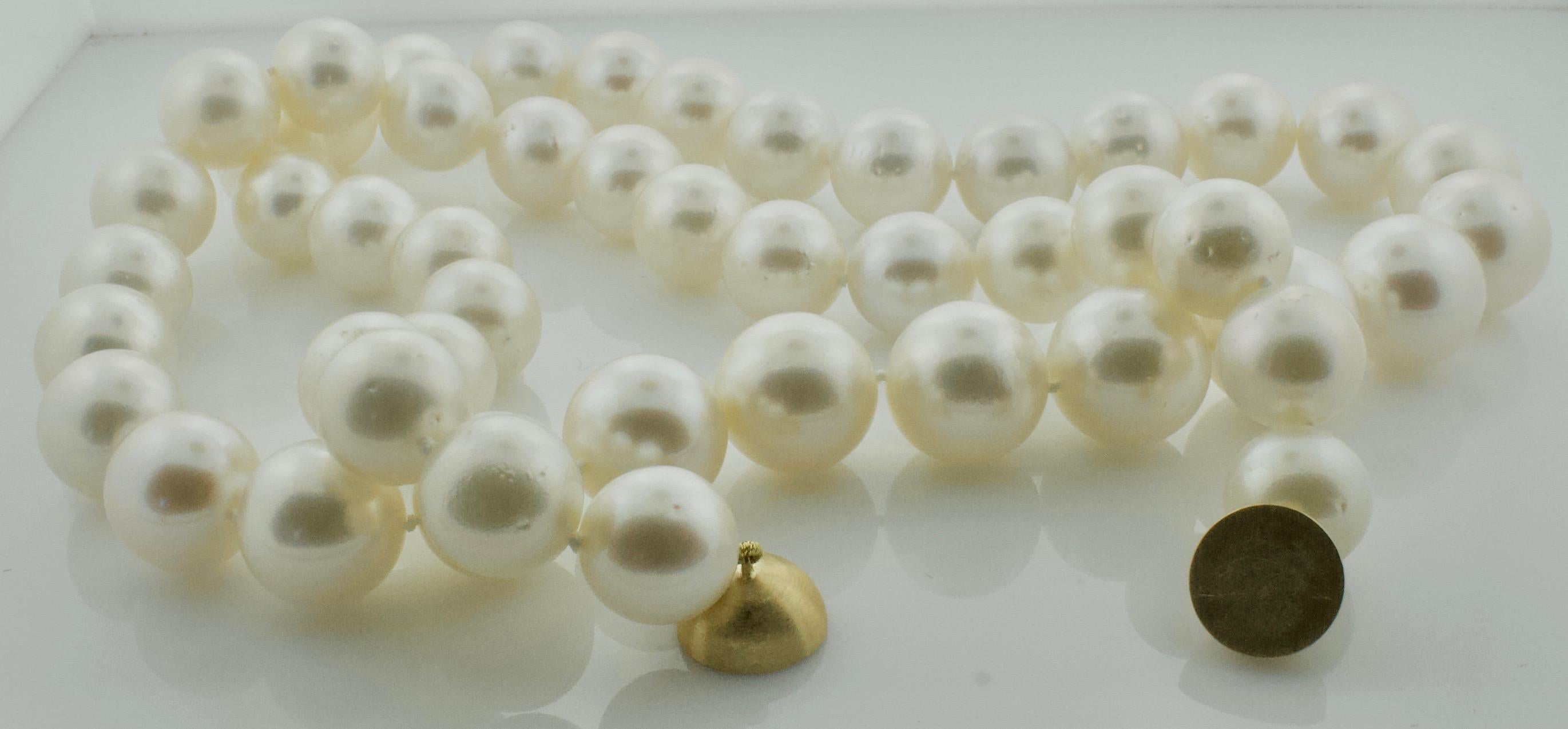 Taille ronde Collier de longueur opéra des mers du Sud avec fermoir magnétique en or 18 carats