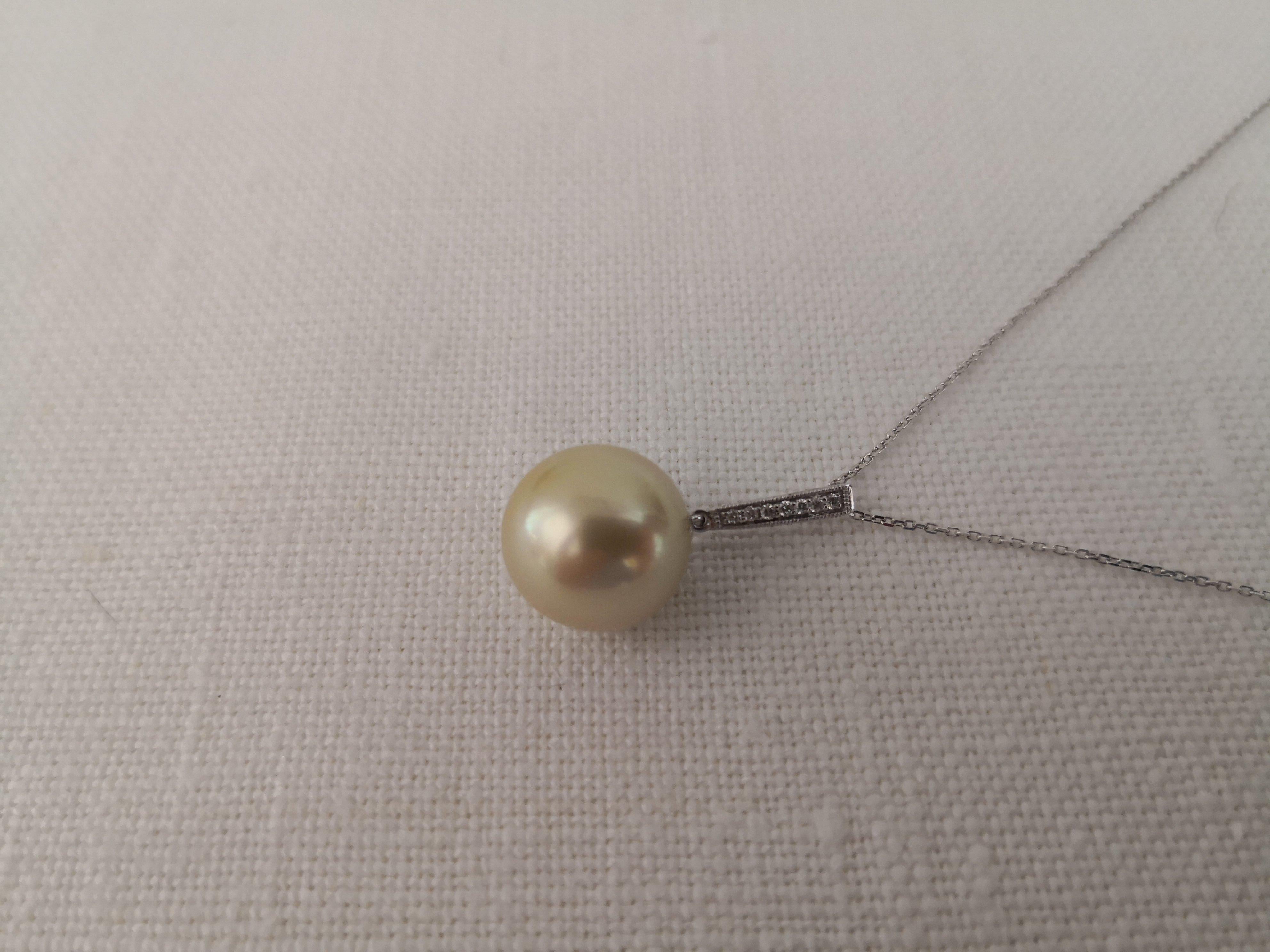 Women's South Sea Pearl, Golden Color, Diamonds, 18 Karat Gold For Sale