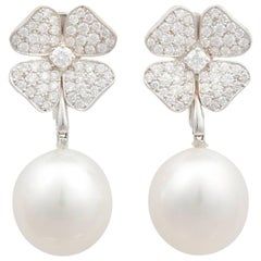Südseeperle 16 mm Diamant-Tropfen-Ohrringe mit Blumenmuster von Ella Gafter