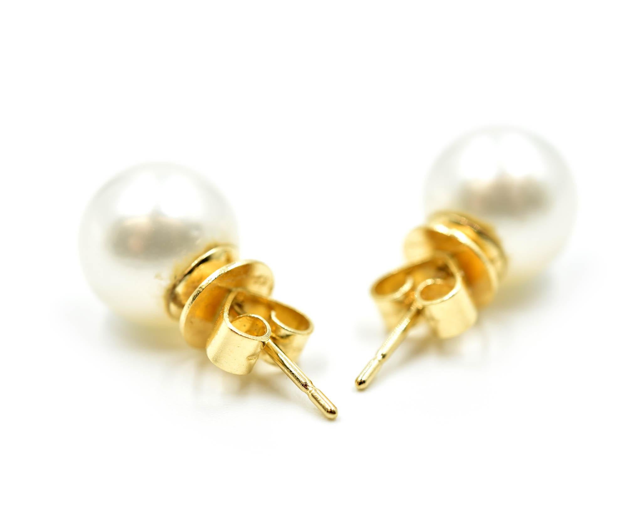 South Sea Pearl, 18 Karat Yellow Gold Stud Earrings In Excellent Condition In Scottsdale, AZ