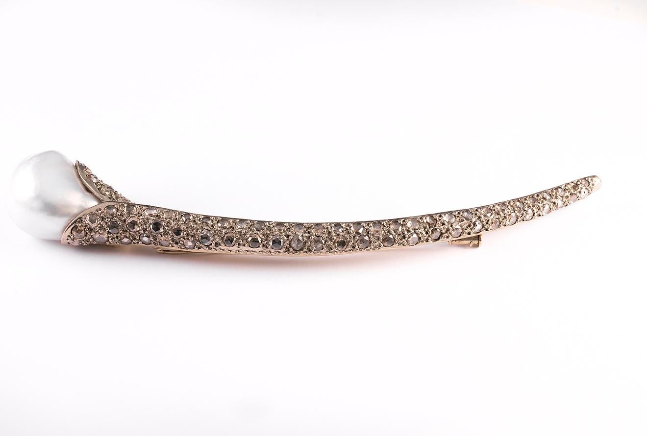 Women's or Men's South Sea Pearl 6.45 Carat Brown Rose Cut 18 Karat Gold Diamond Brooch For Sale